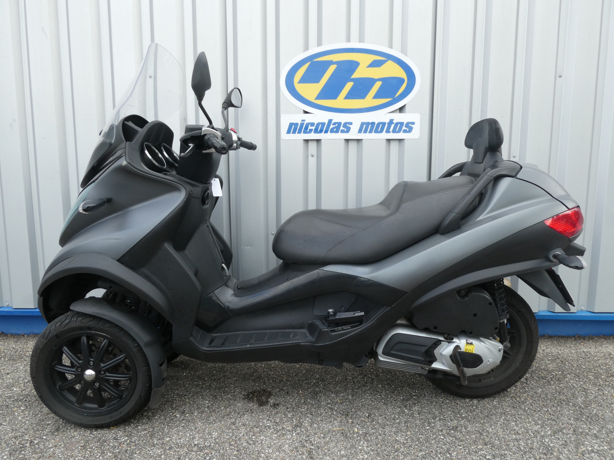 photo de PIAGGIO MP3 300 LT 300 occasion de couleur  en vente   Annonay