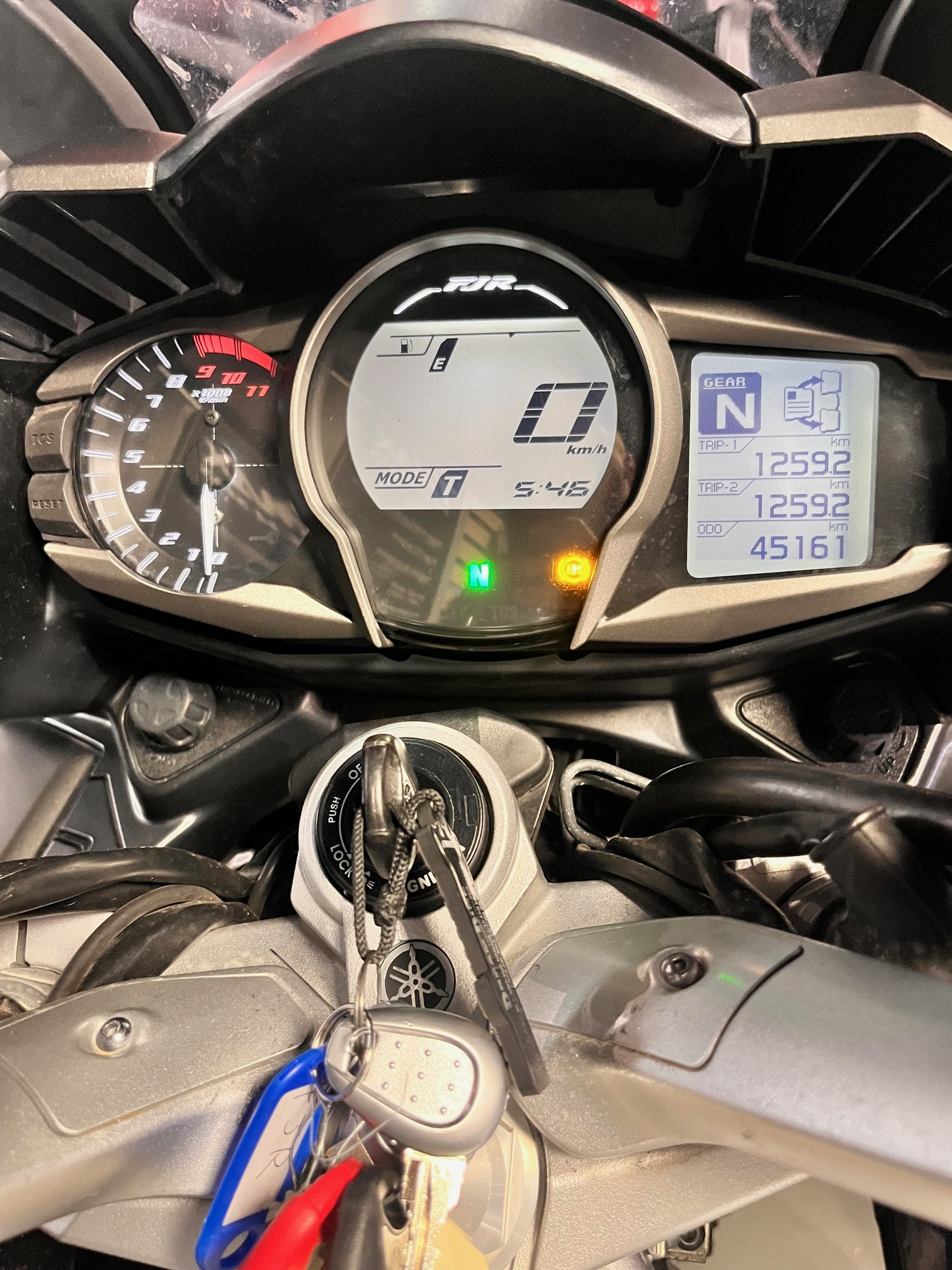 photo de YAMAHA FJR 1300 AE 1300 occasion de couleur  en vente à Nice n°2