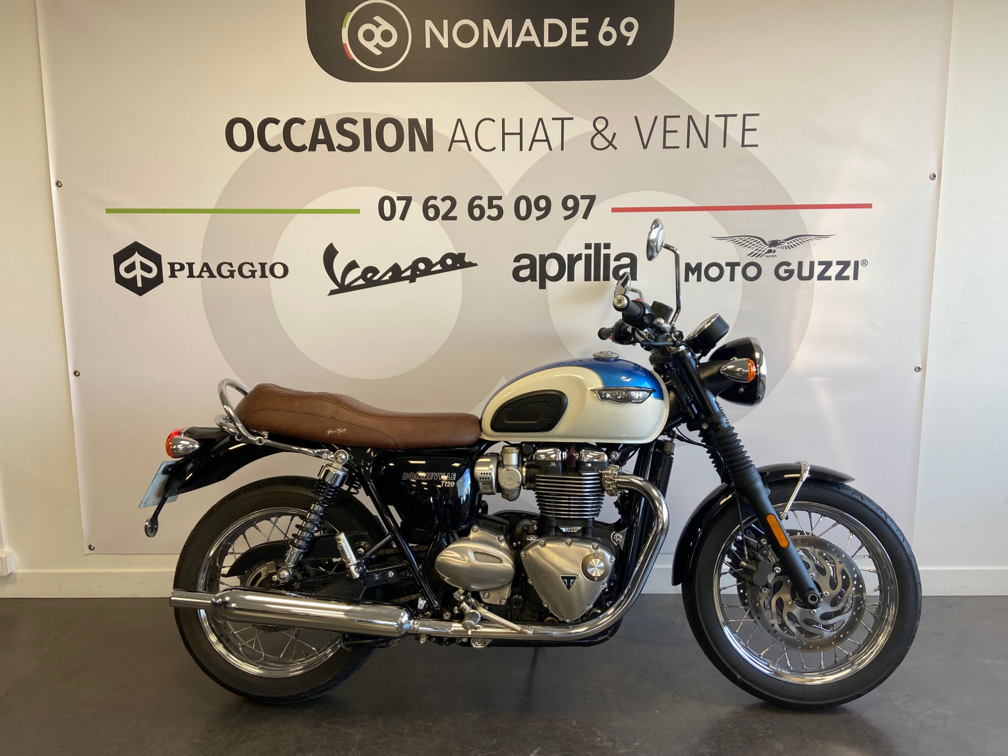 photo de TRIUMPH BONNEVILLE T120 1200 occasion de couleur  en vente à Brignais n°3