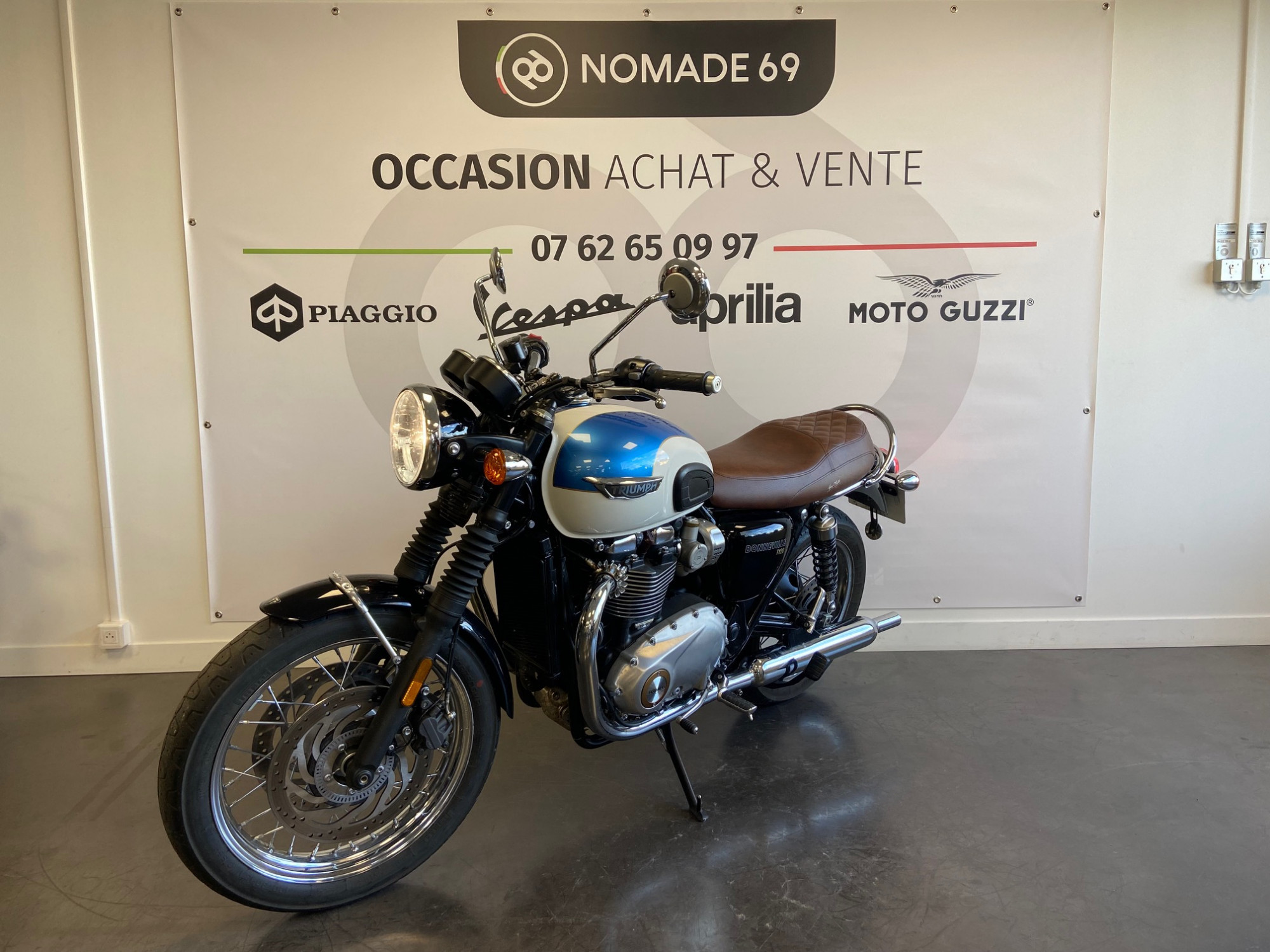 photo de TRIUMPH BONNEVILLE T120 1200 occasion de couleur  en vente à Brignais n°2