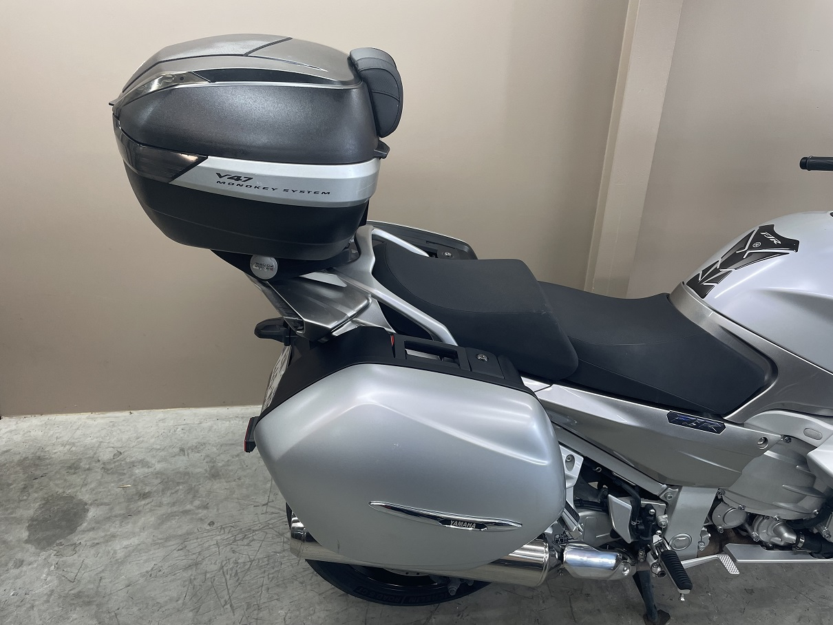 photo de YAMAHA FJR 1300 occasion de couleur  en vente à Clamart n°2