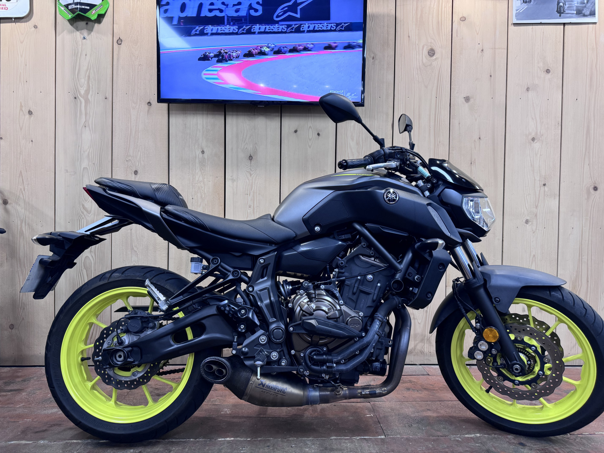 photo de YAMAHA MT-07 (47.5CV) 695 occasion de couleur  en vente à Chambourcy n°2