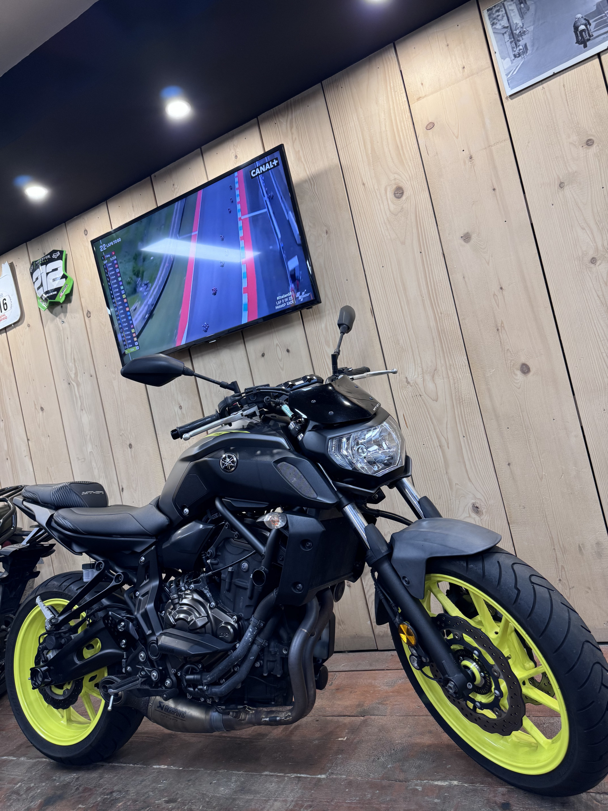 photo de YAMAHA MT-07 (47.5CV) 695 occasion de couleur  en vente à Chambourcy n°1