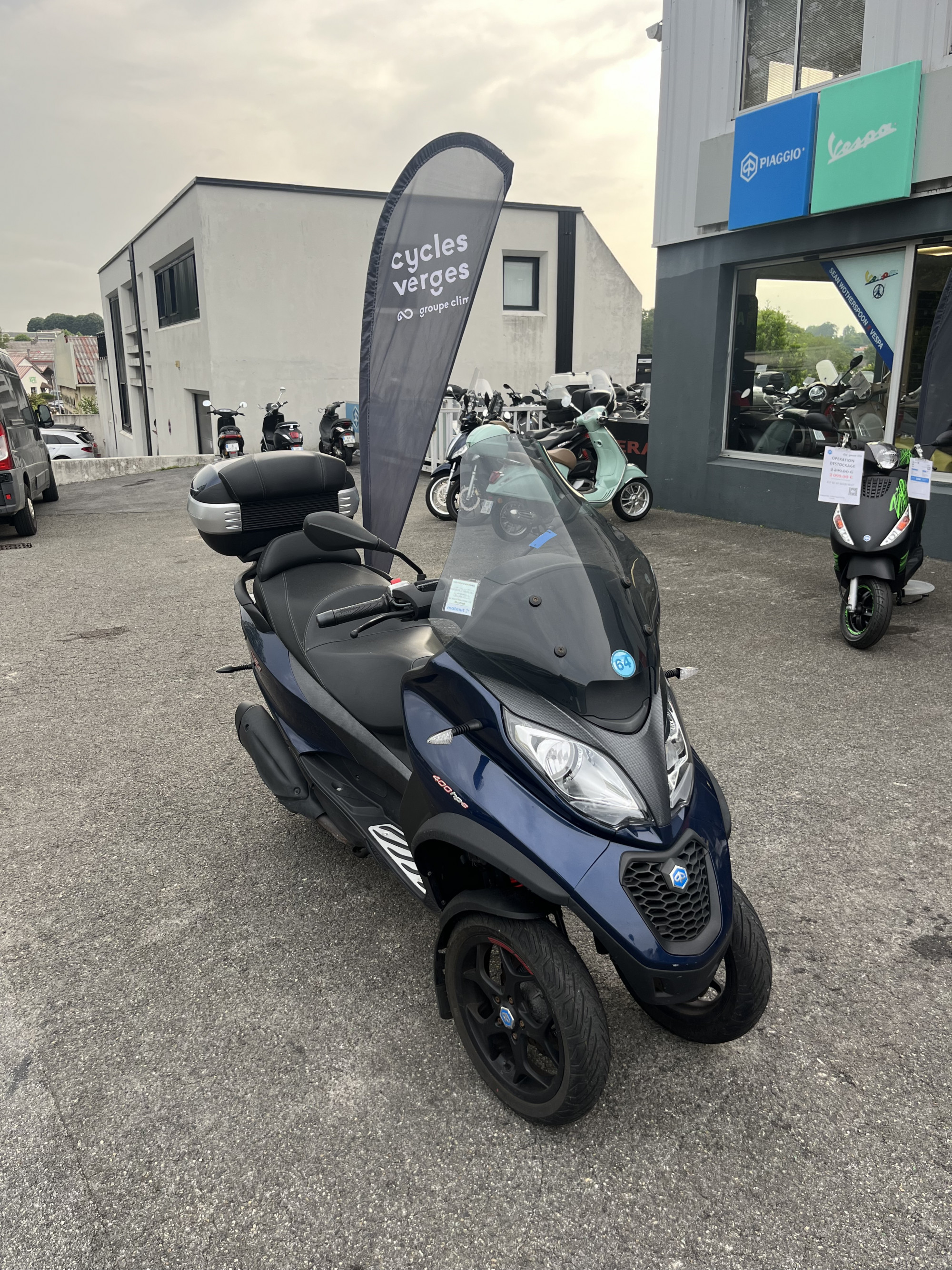 photo de PIAGGIO MP3 400 HPE SPORT ABS ASR 400 occasion de couleur  en vente à Biarritz n°2