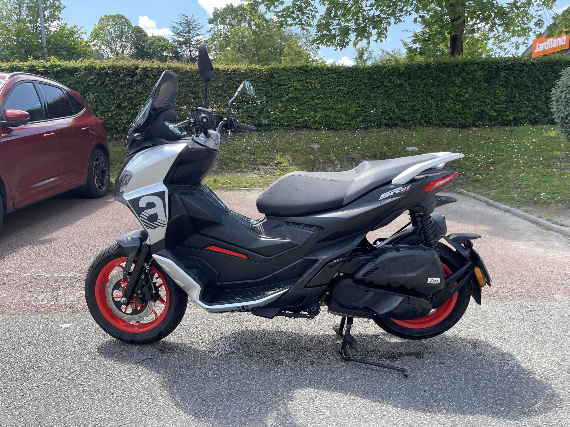 photo de APRILIA SR GT 125 124 occasion de couleur  en vente à Orvault n°3