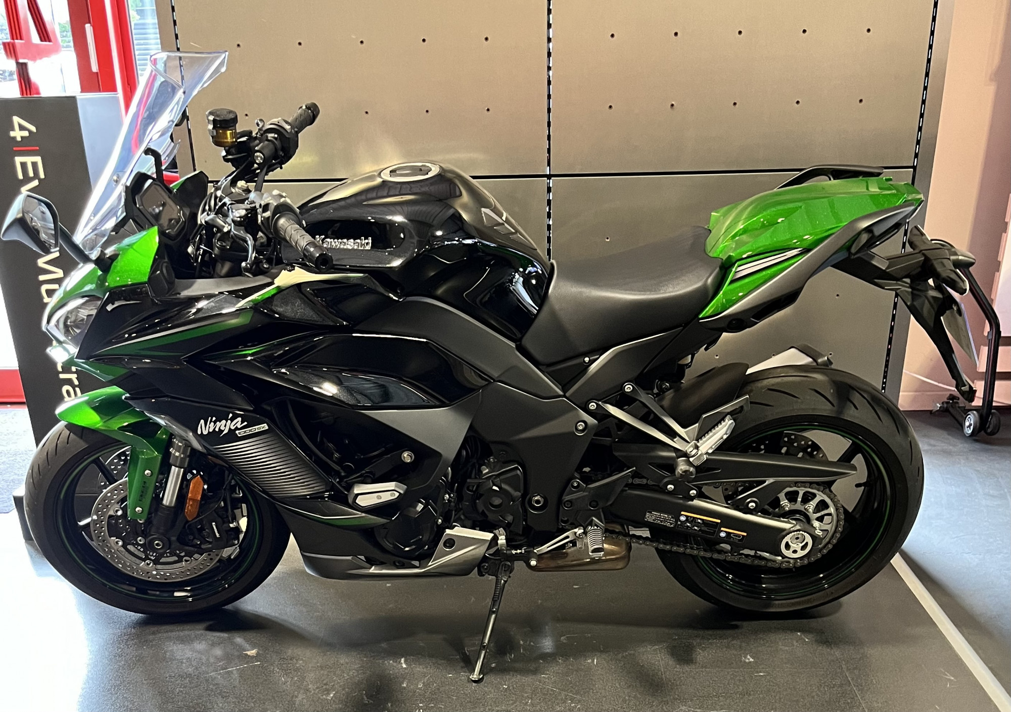 photo de KAWASAKI Z1000 1000 occasion de couleur  en vente à Calais n°3