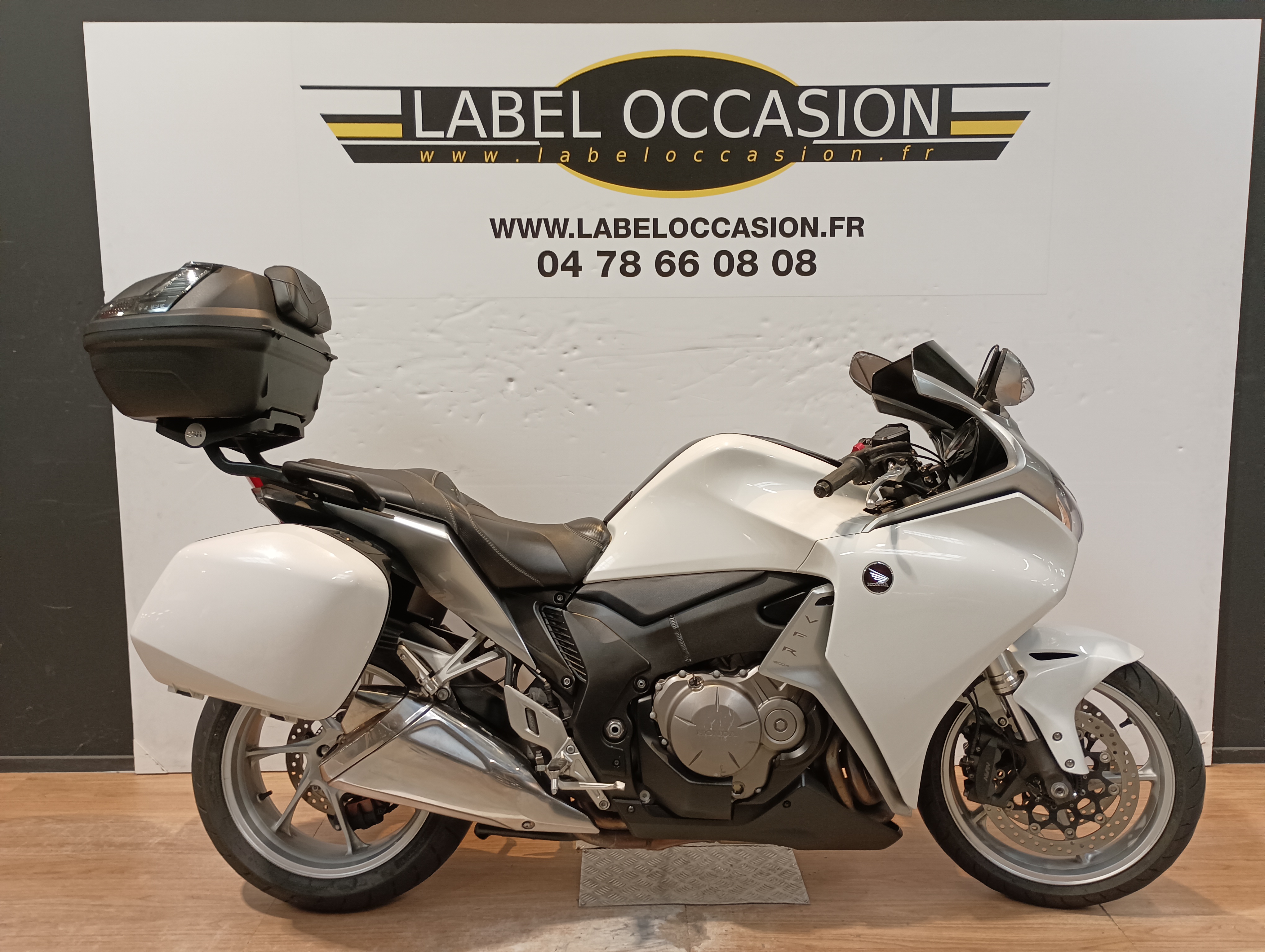 photo de HONDA VFR 1200 occasion de couleur  en vente à Limonest n°2