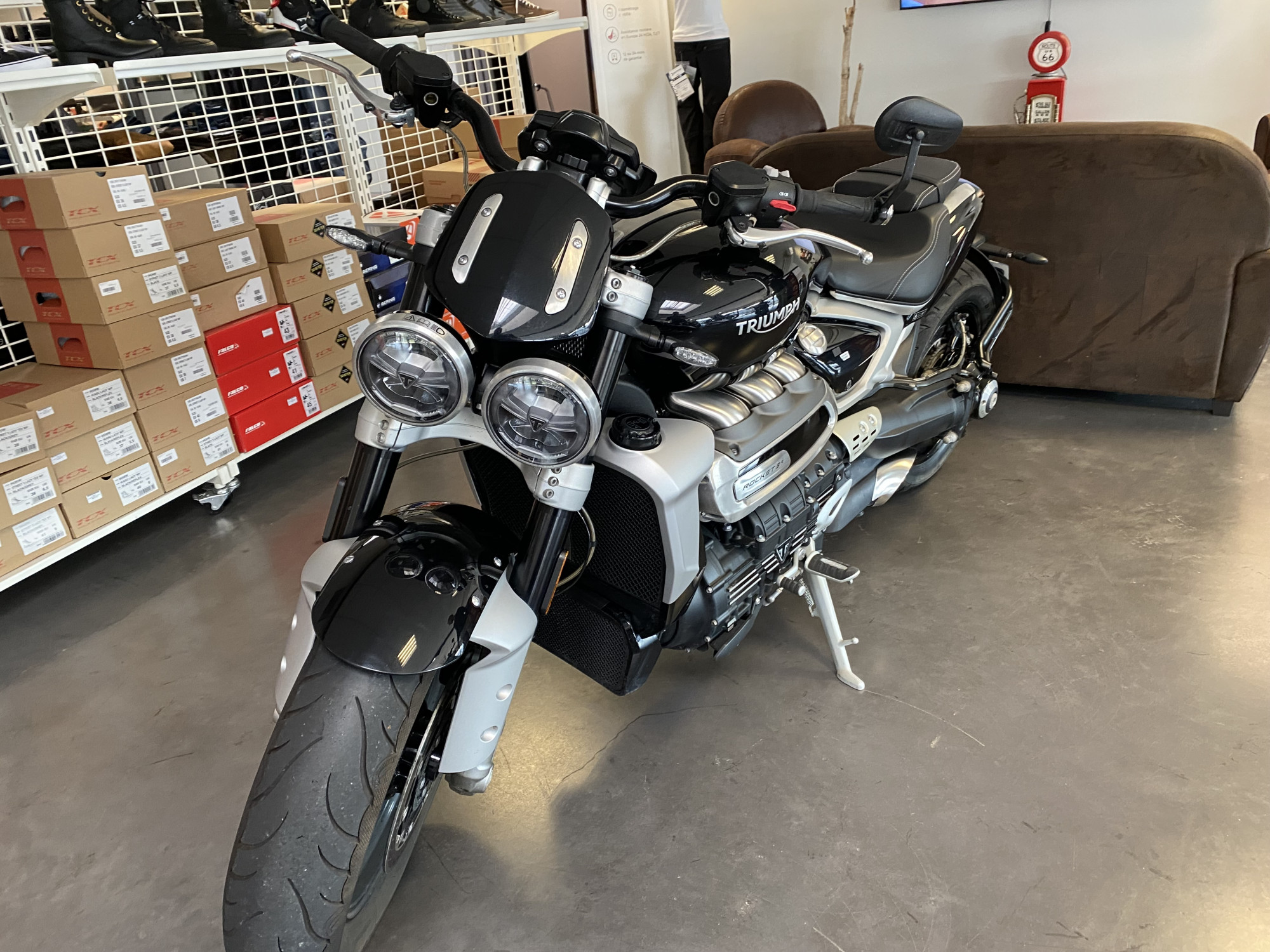 photo de TRIUMPH ROCKET 3 R 2500 occasion de couleur  en vente   Dury