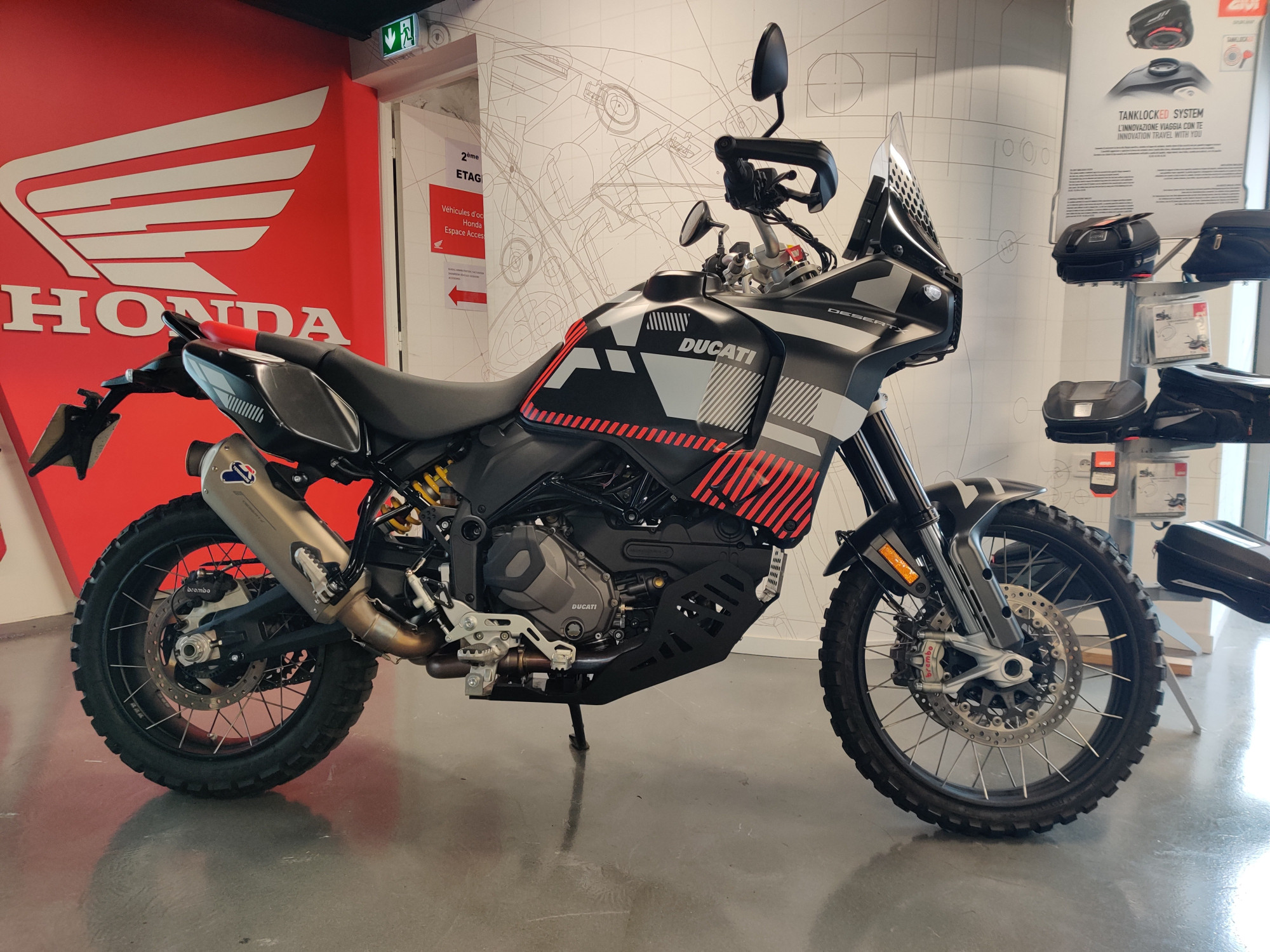 photo de DUCATI DESERT X 950 950 occasion de couleur  en vente   Paris 10