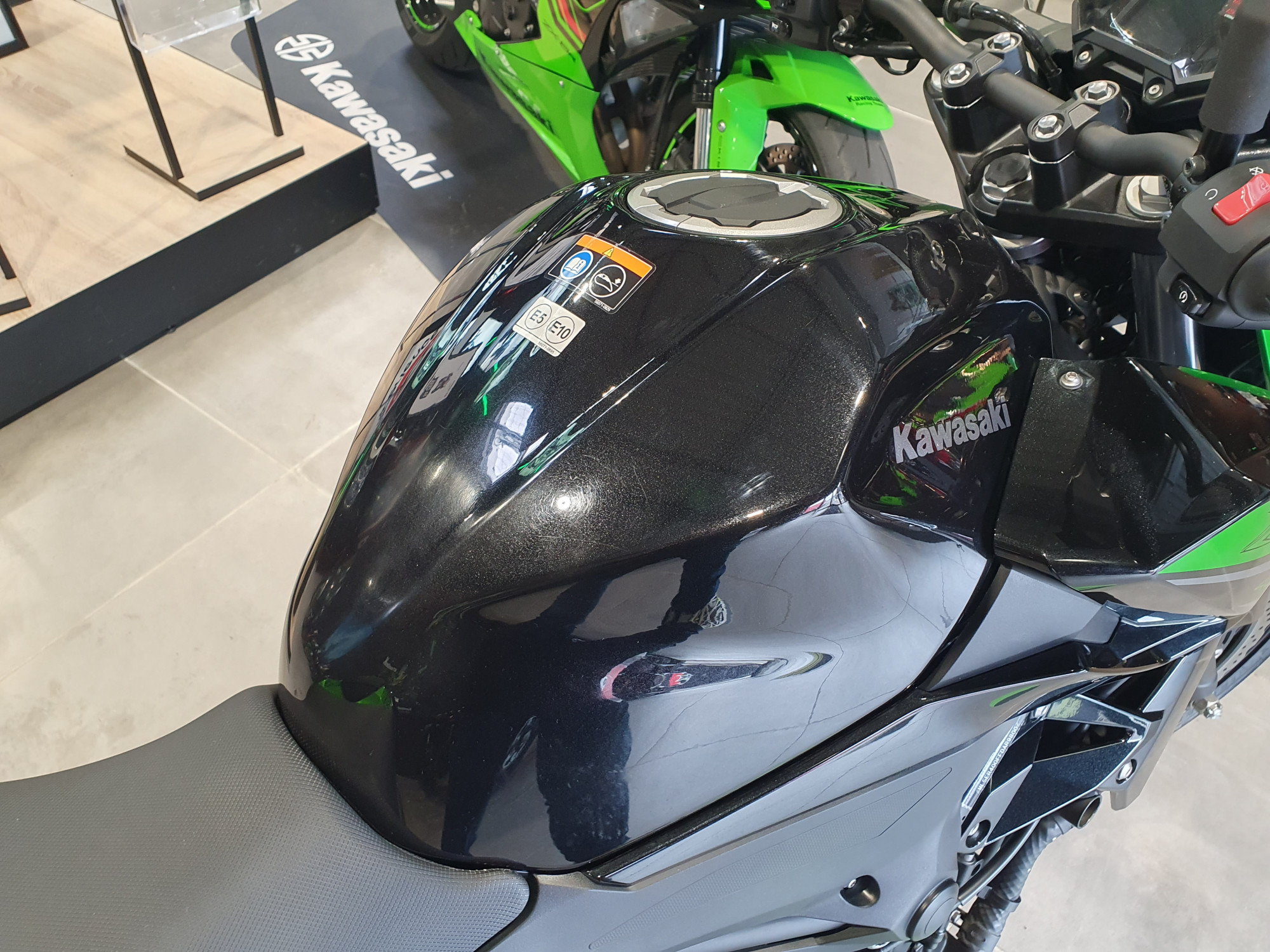 photo de KAWASAKI Z400 400 occasion de couleur  en vente   Ruaudin