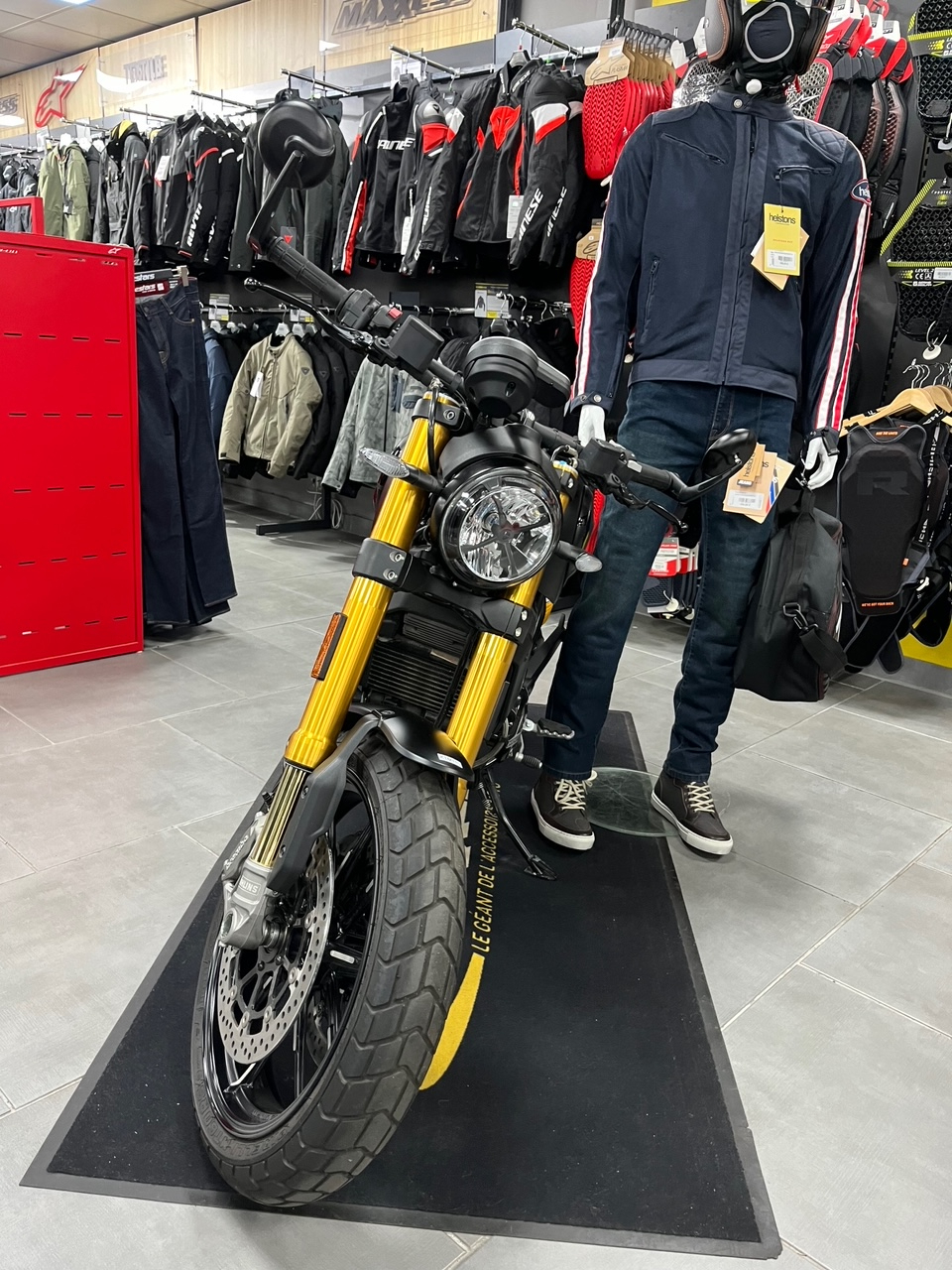 photo de DUCATI SCRAMBLER 1100 SPORT PRO 1100 occasion de couleur  en vente à St Ouen L Aumone n°3