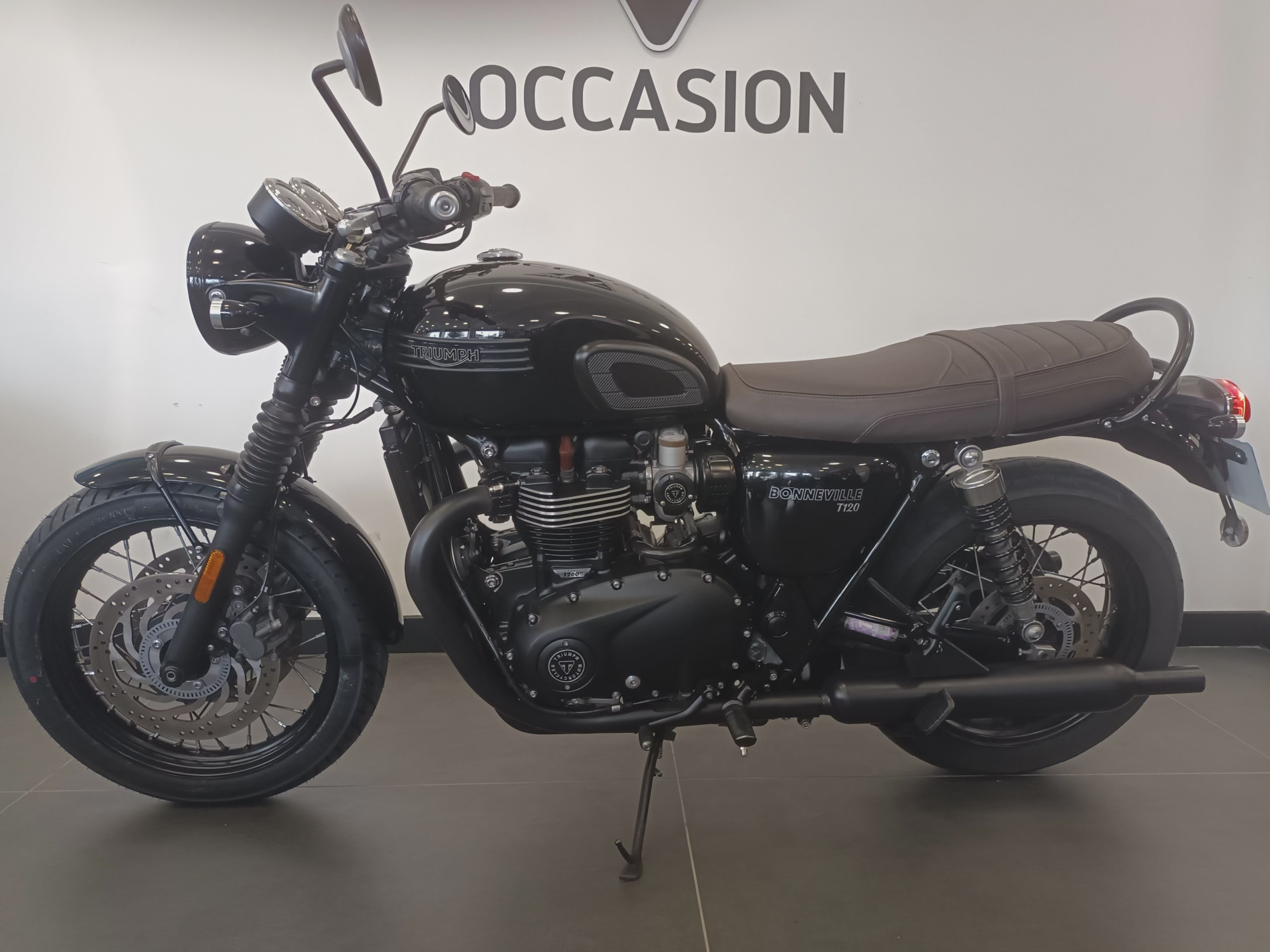 photo de TRIUMPH BONNEVILLE T120 1200 occasion de couleur  en vente à Le Kremlin Bicetre n°2