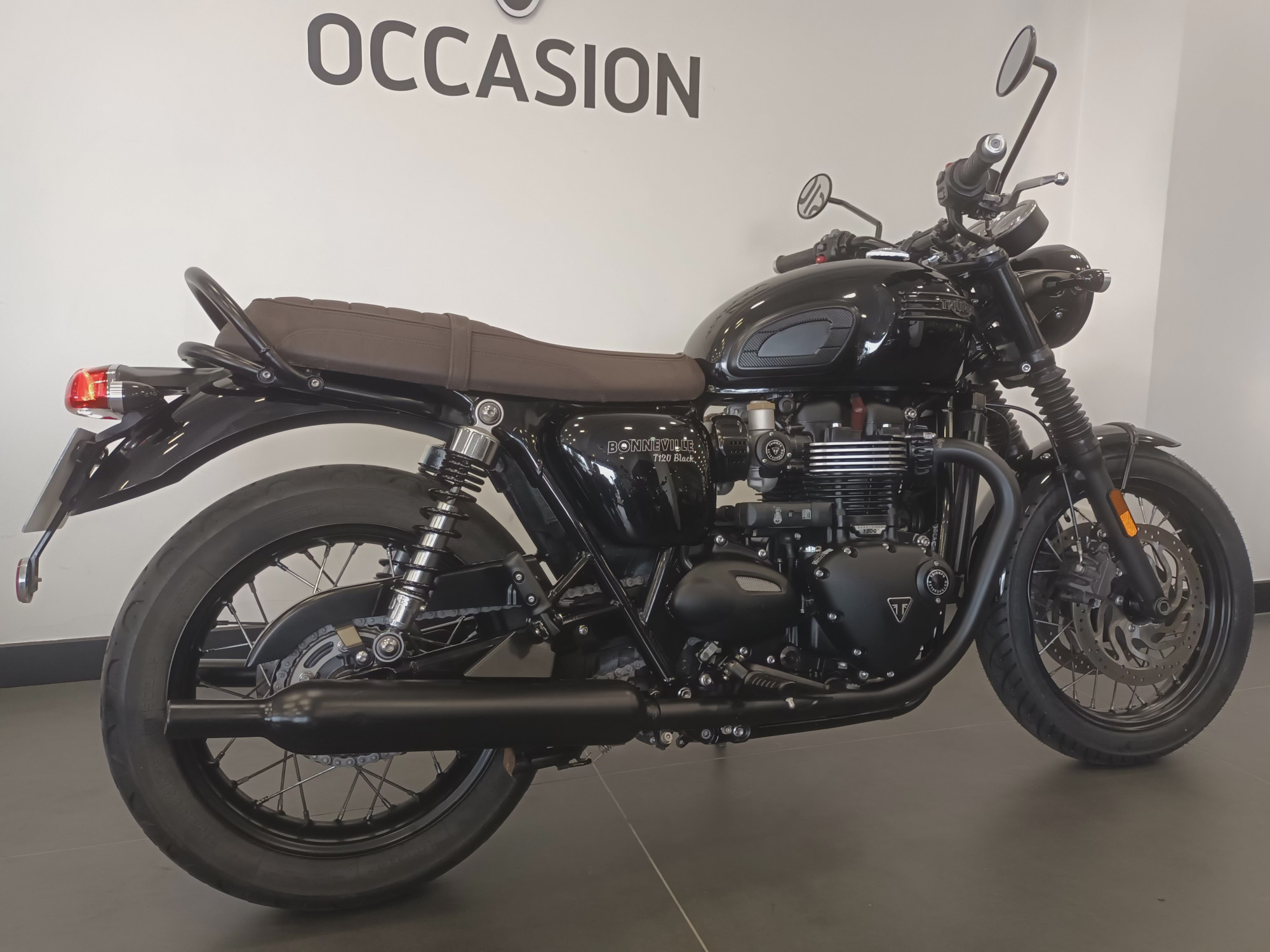 photo de TRIUMPH BONNEVILLE T120 1200 occasion de couleur  en vente à Le Kremlin Bicetre n°1