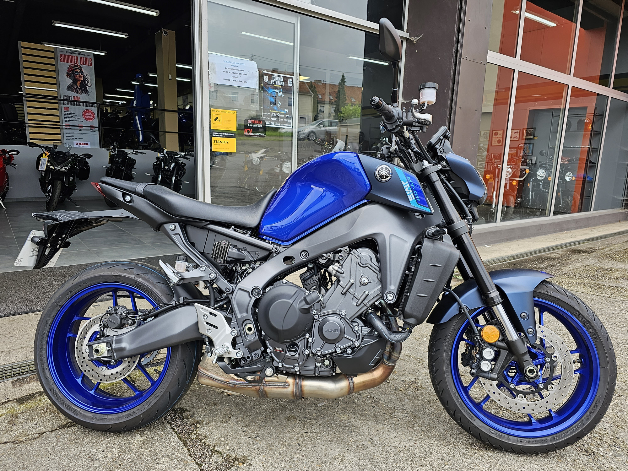 photo de YAMAHA MT-09 850 occasion de couleur  en vente à Cocheren n°3