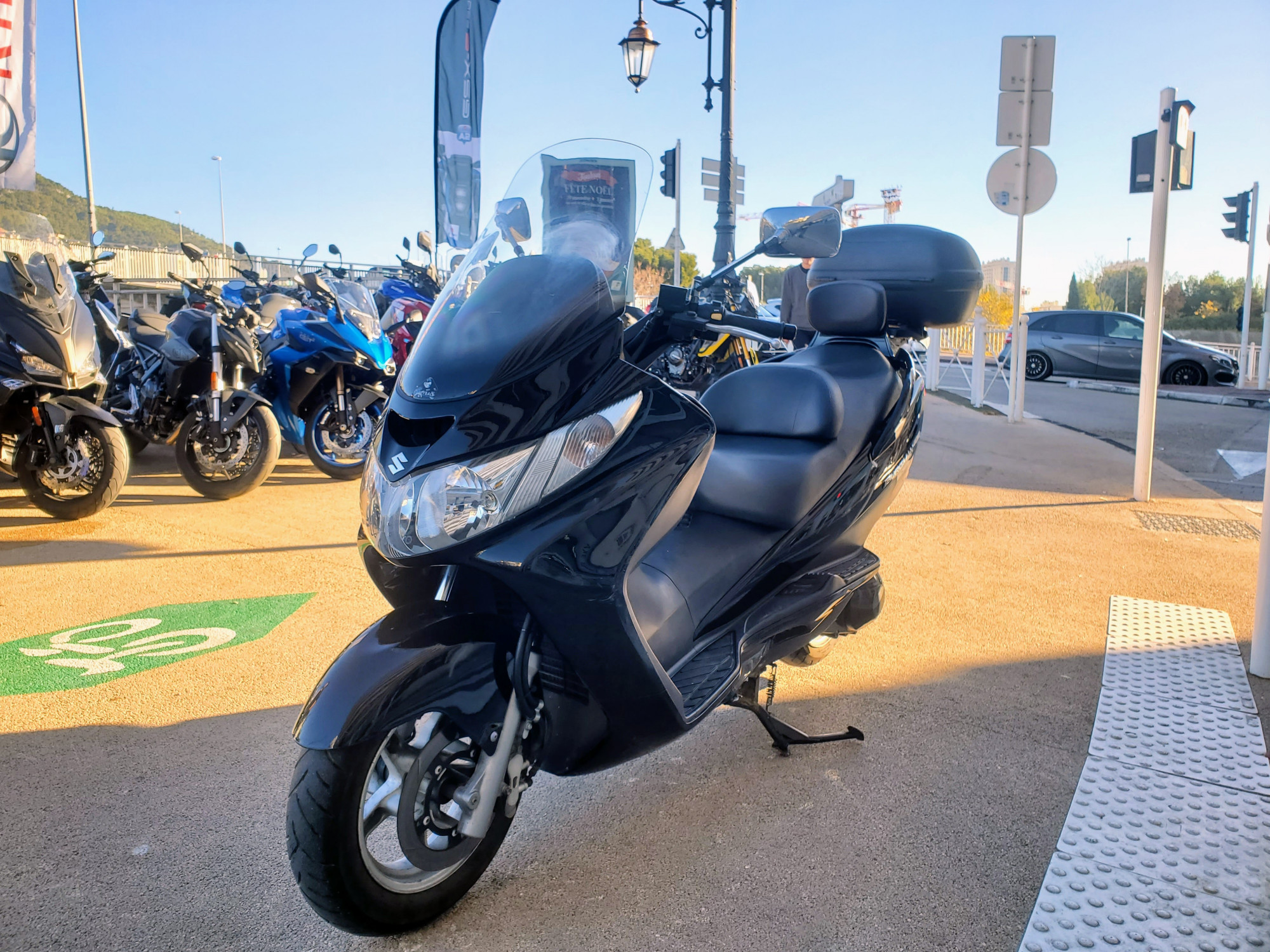 photo de SUZUKI BURGMAN 400 occasion de couleur  en vente à Toulon n°2