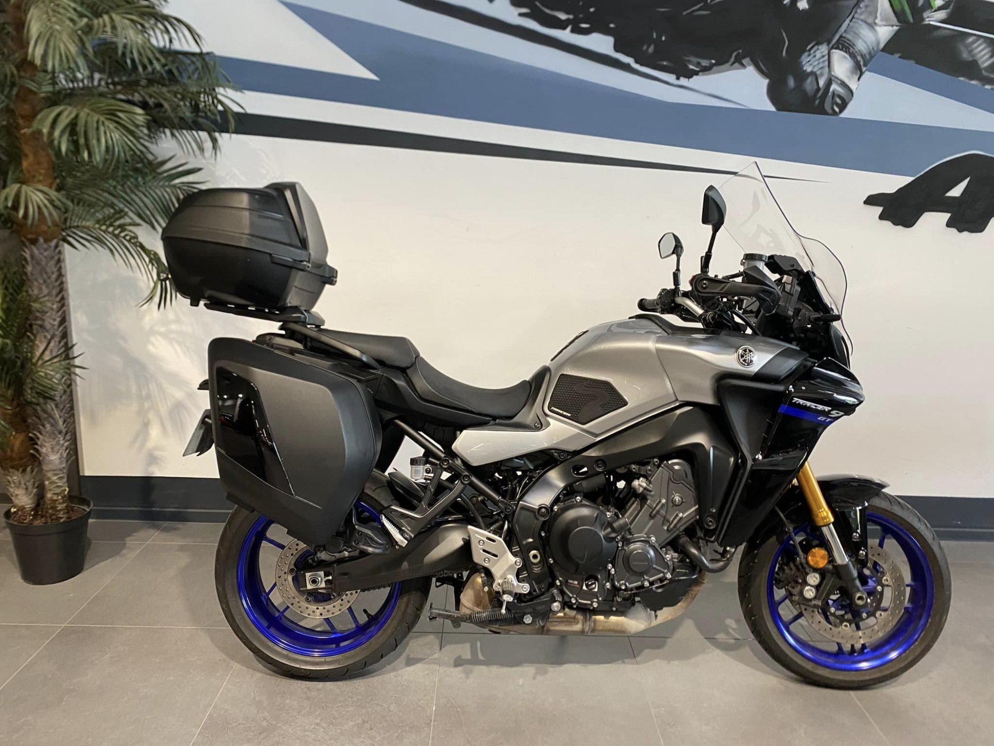 photo de YAMAHA TRACER 9 GT 900 occasion de couleur  en vente   Abbeville