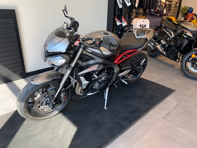 photo de TRIUMPH STREET TRIPLE 765 RS 765 occasion de couleur  en vente à Livry Gargan n°2