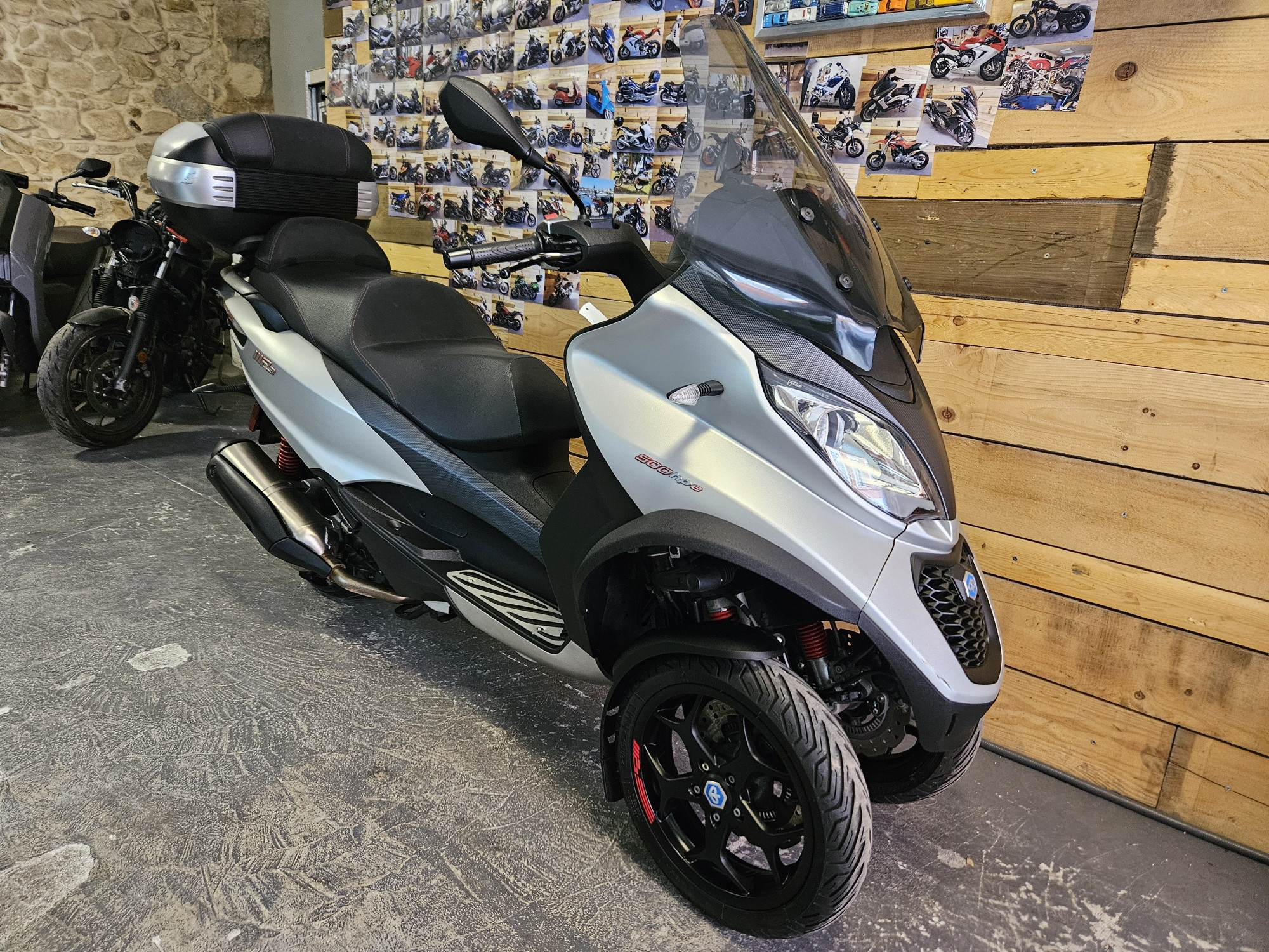 photo de PIAGGIO MP3 500 HPE SPORT ADVANCED ABS A 500 occasion de couleur  en vente à Marseille 06 n°2