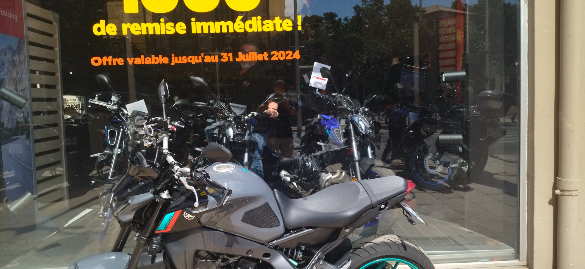 photo de YAMAHA MT-09 850 occasion de couleur  en vente à Toulon n°2