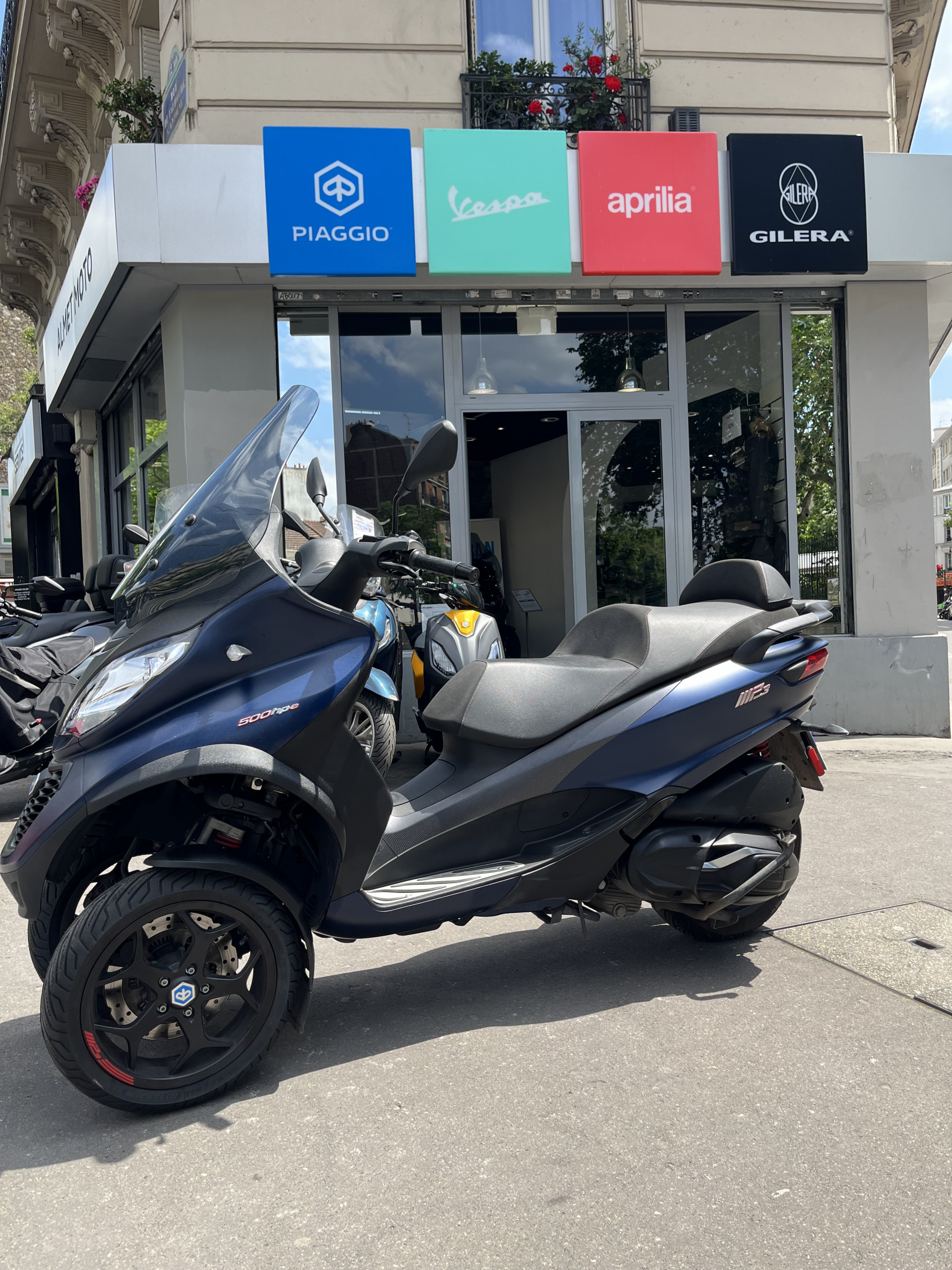 photo de PIAGGIO MP3 500 HPE SPORT ADVANCED ABS A 500 occasion de couleur  en vente à Paris 12 n°3