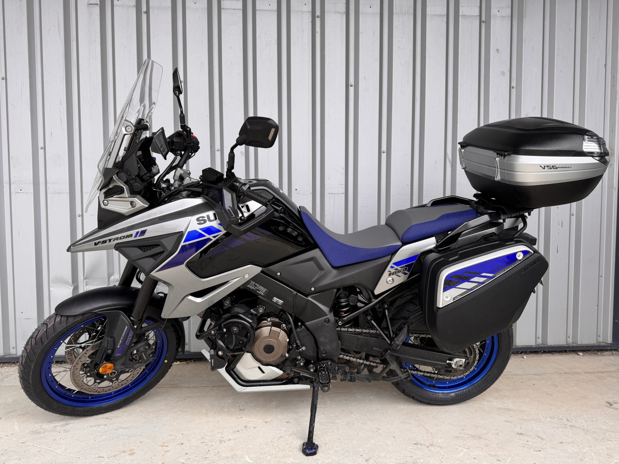 photo de SUZUKI DL 1050 V-STROM XT 1050 occasion de couleur  en vente à Pontarlier n°2