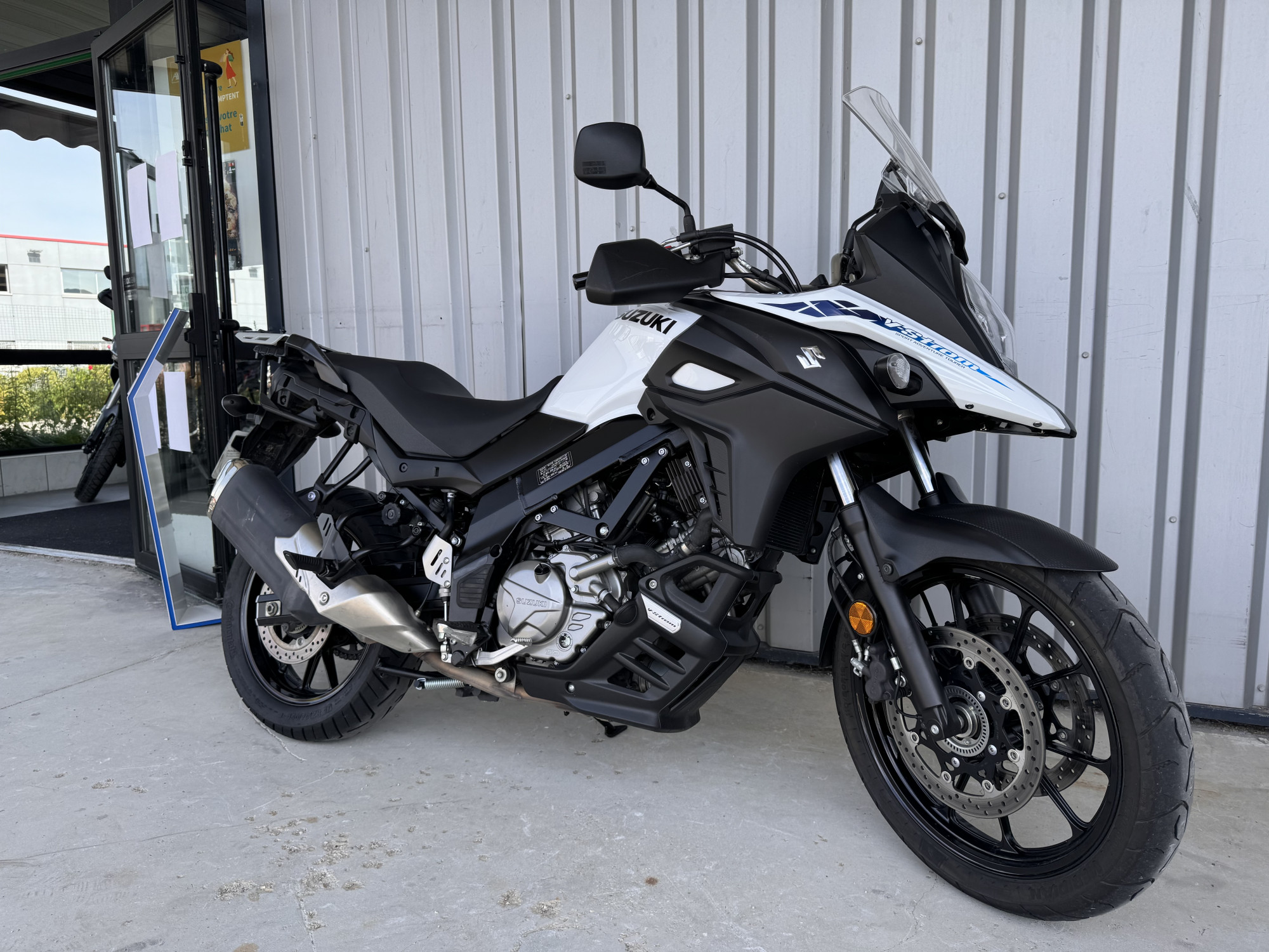 photo de SUZUKI DL 650 V-STROM 650 occasion de couleur  en vente   Pontarlier