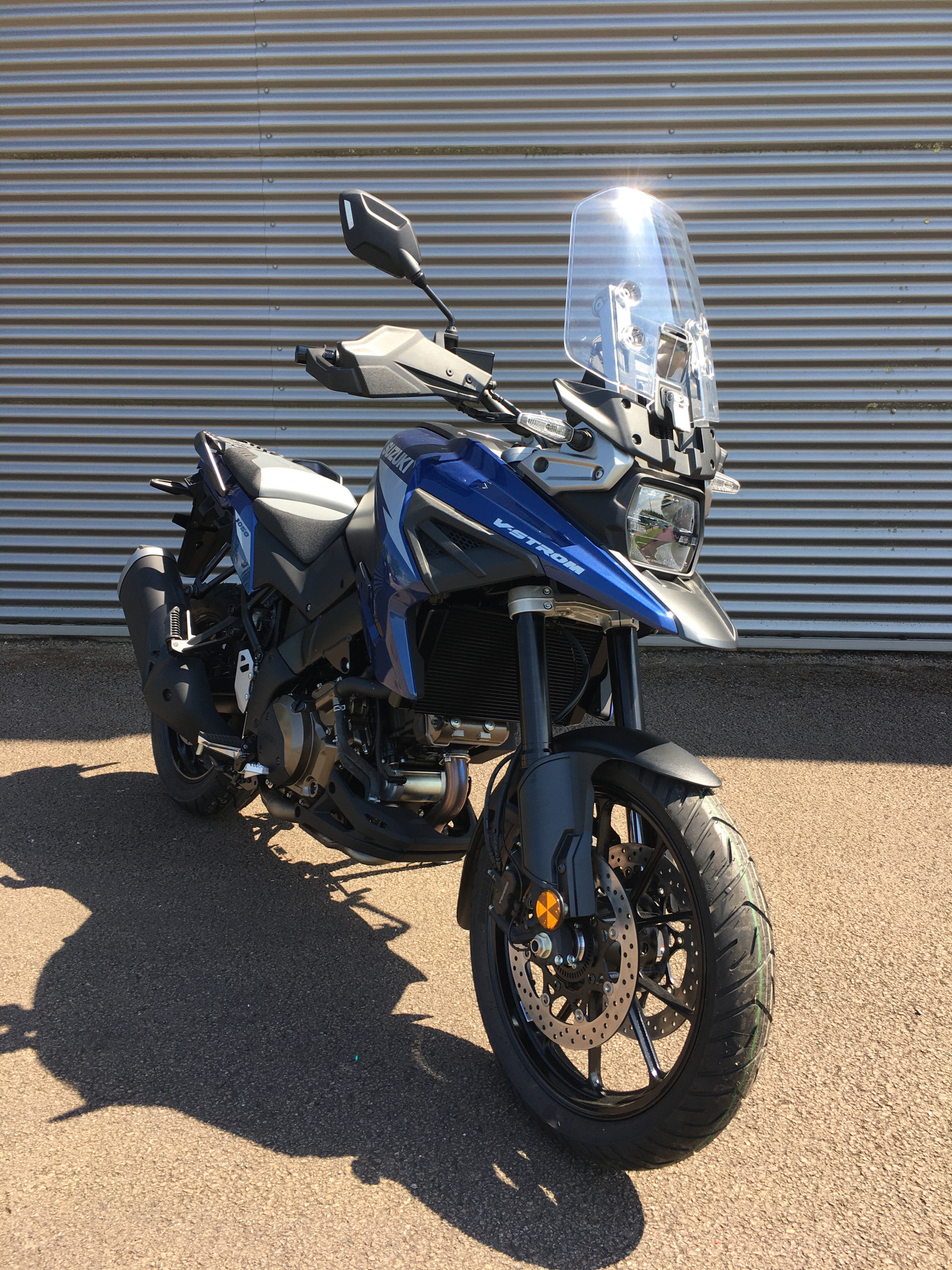 photo de SUZUKI DL 1050 V-STROM 1050 occasion de couleur  en vente à Chalon Sur Saone n°2