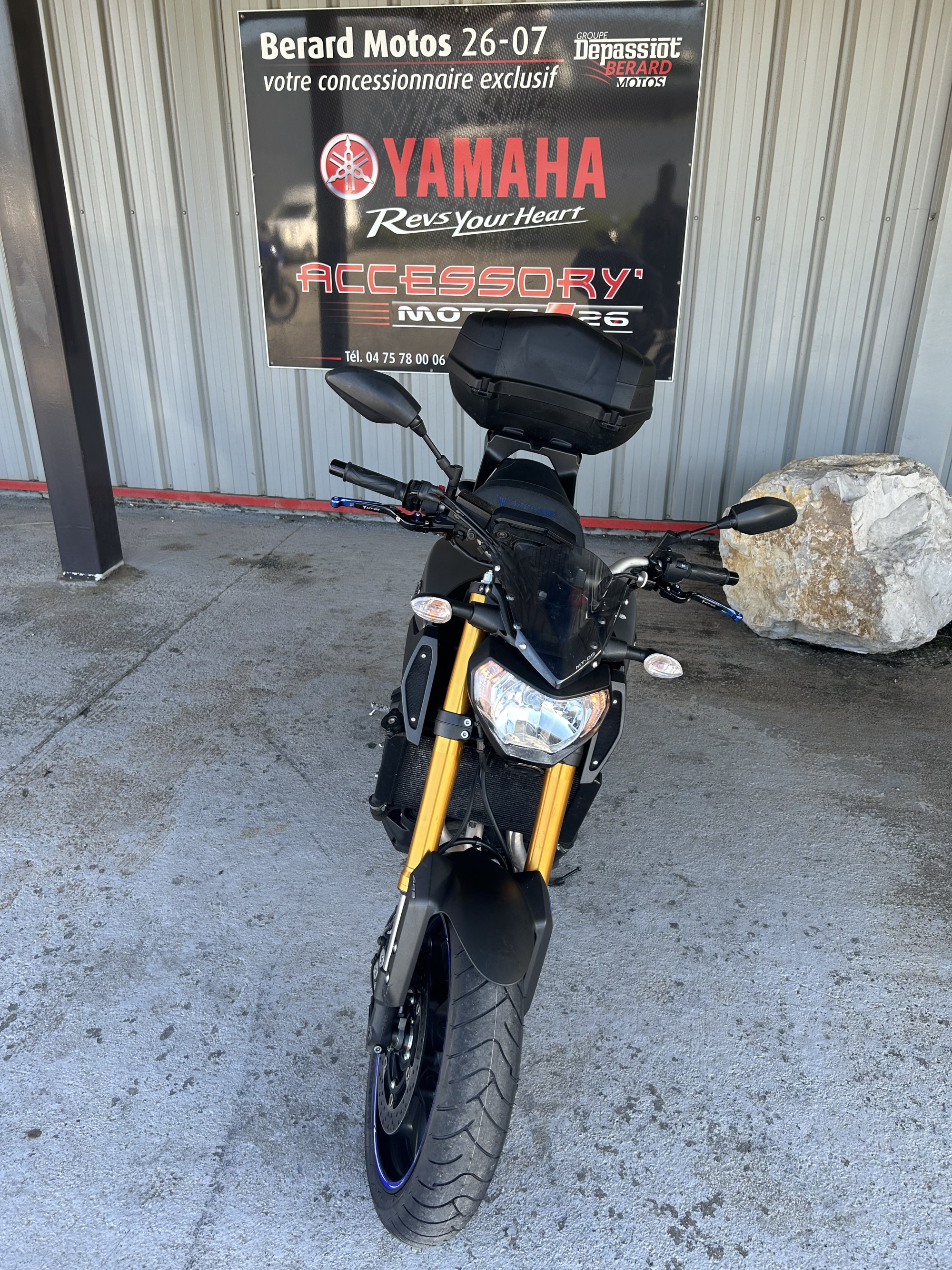 photo de YAMAHA MT-09 850 occasion de couleur  en vente à Bourg Les Valence n°2