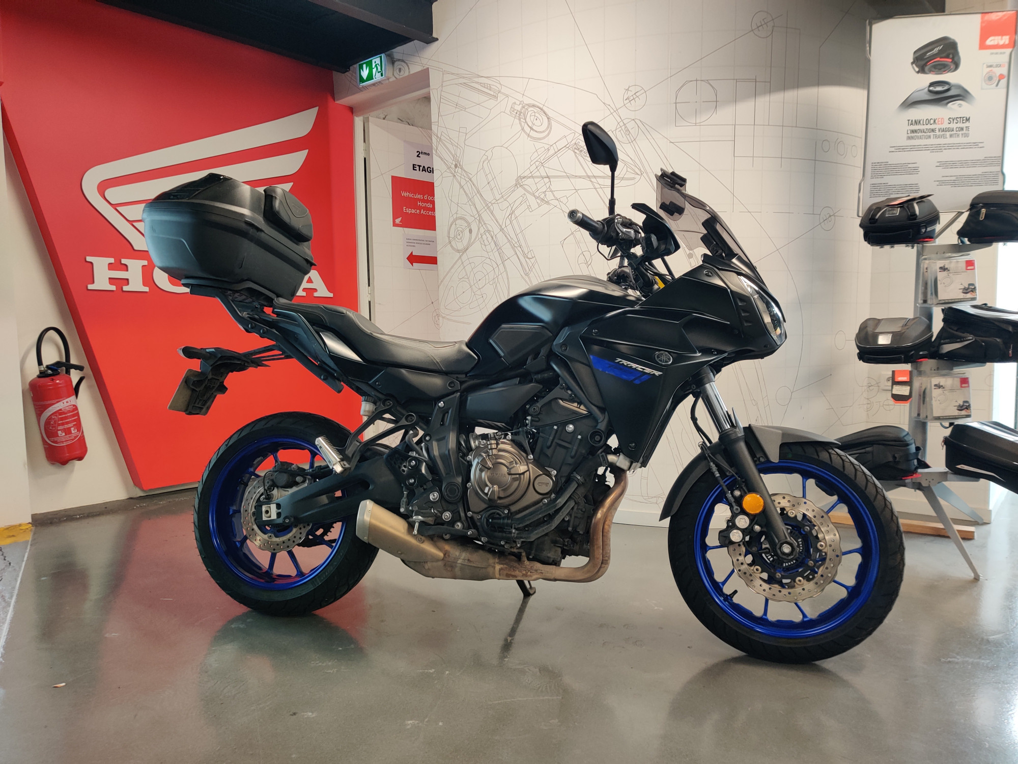 photo de YAMAHA TRACER 700 685 occasion de couleur  en vente   Paris 10