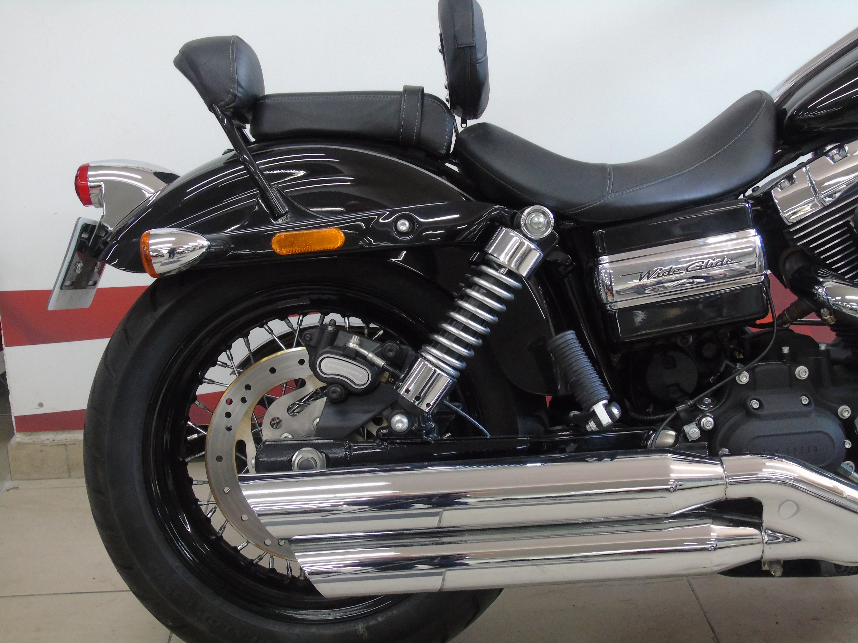 photo de HARLEY DAVIDSON DYNA WIDE GLIDE 1580 occasion de couleur  en vente à Mougins n°3