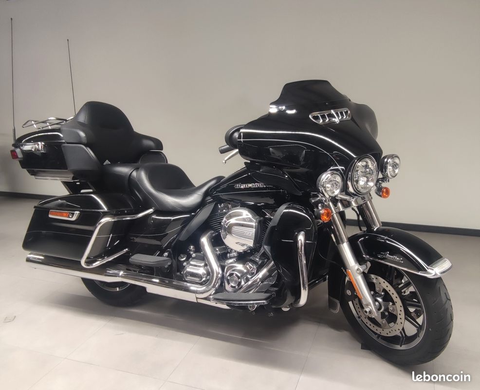 photo de HARLEY DAVIDSON TOURING ELECTRA GLIDE 1690 CLASS 1690 occasion de couleur  en vente à Cabestany n°3