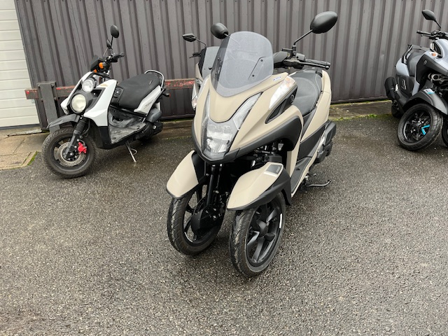 photo de YAMAHA TRICITY 125 125 occasion de couleur  en vente à St Doulchard n°3