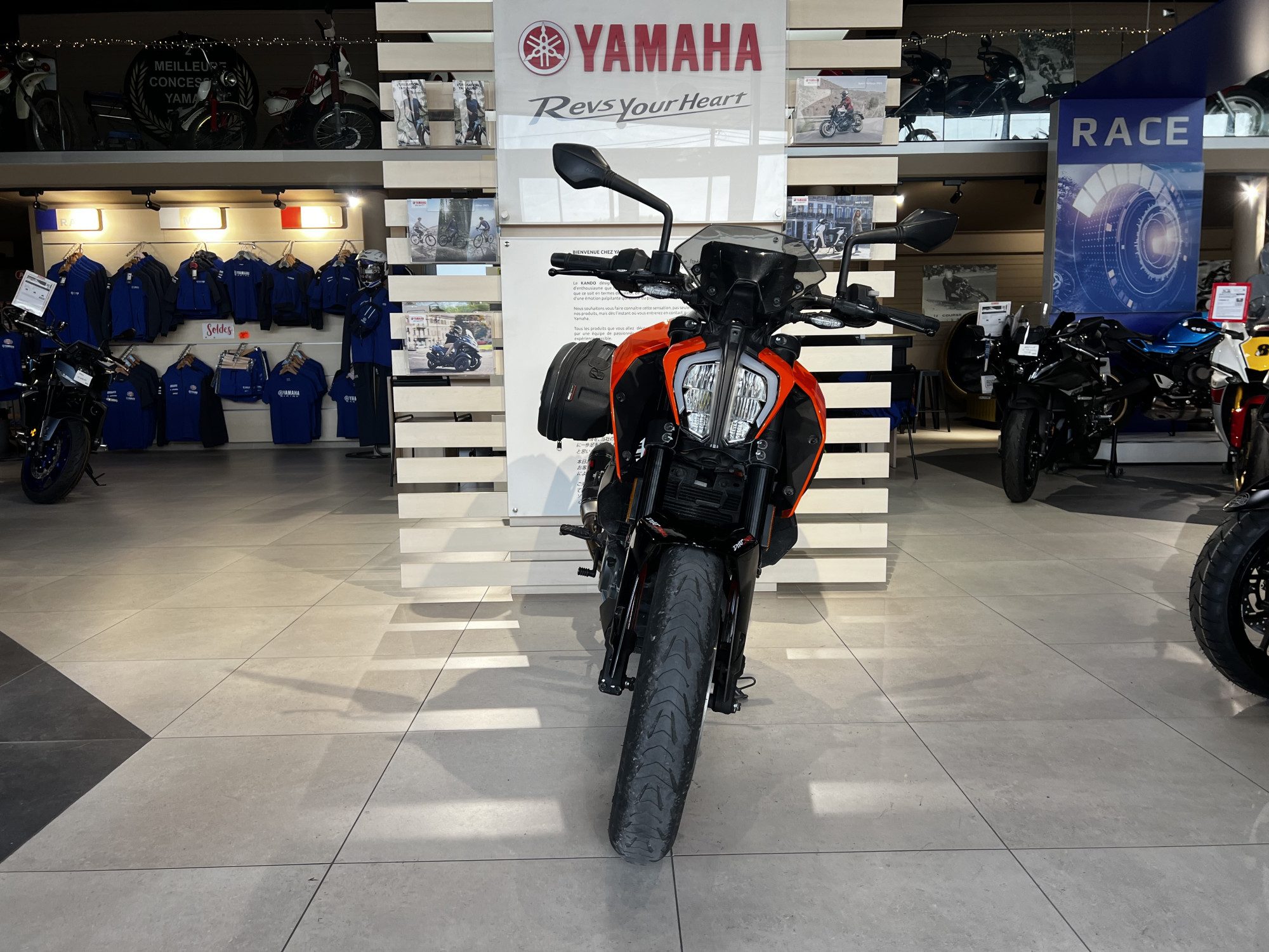 photo de KTM DUKE 390 AKRAPOVIC 67EUR-MOIS* G 390 occasion de couleur  en vente à Roquebrune Sur Argens n°3