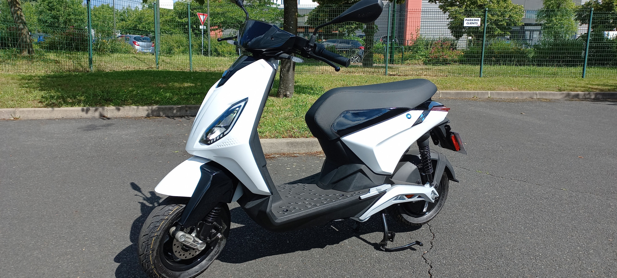 photo de PIAGGIO 1 ELECTRIQUE 45 occasion de couleur  en vente à Gleize n°2