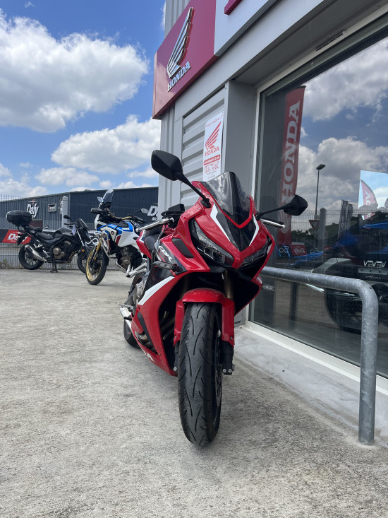 photo de HONDA CBR650R 649 occasion de couleur  en vente à Le Mans n°3