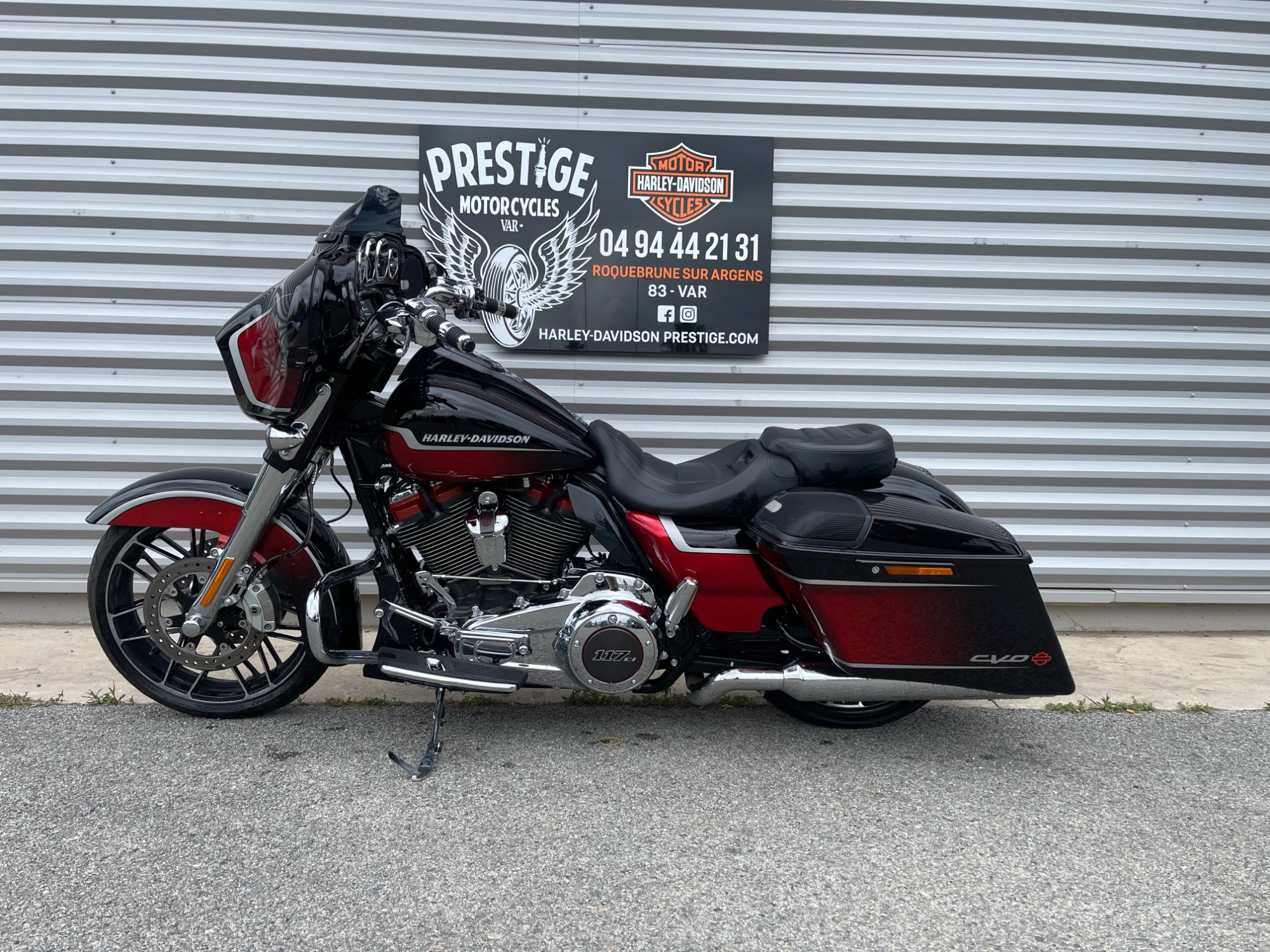 photo de HARLEY DAVIDSON TOURING STREET GLIDE 1923 CVO  1923 occasion de couleur  en vente à Roquebrune Sur Argens n°2