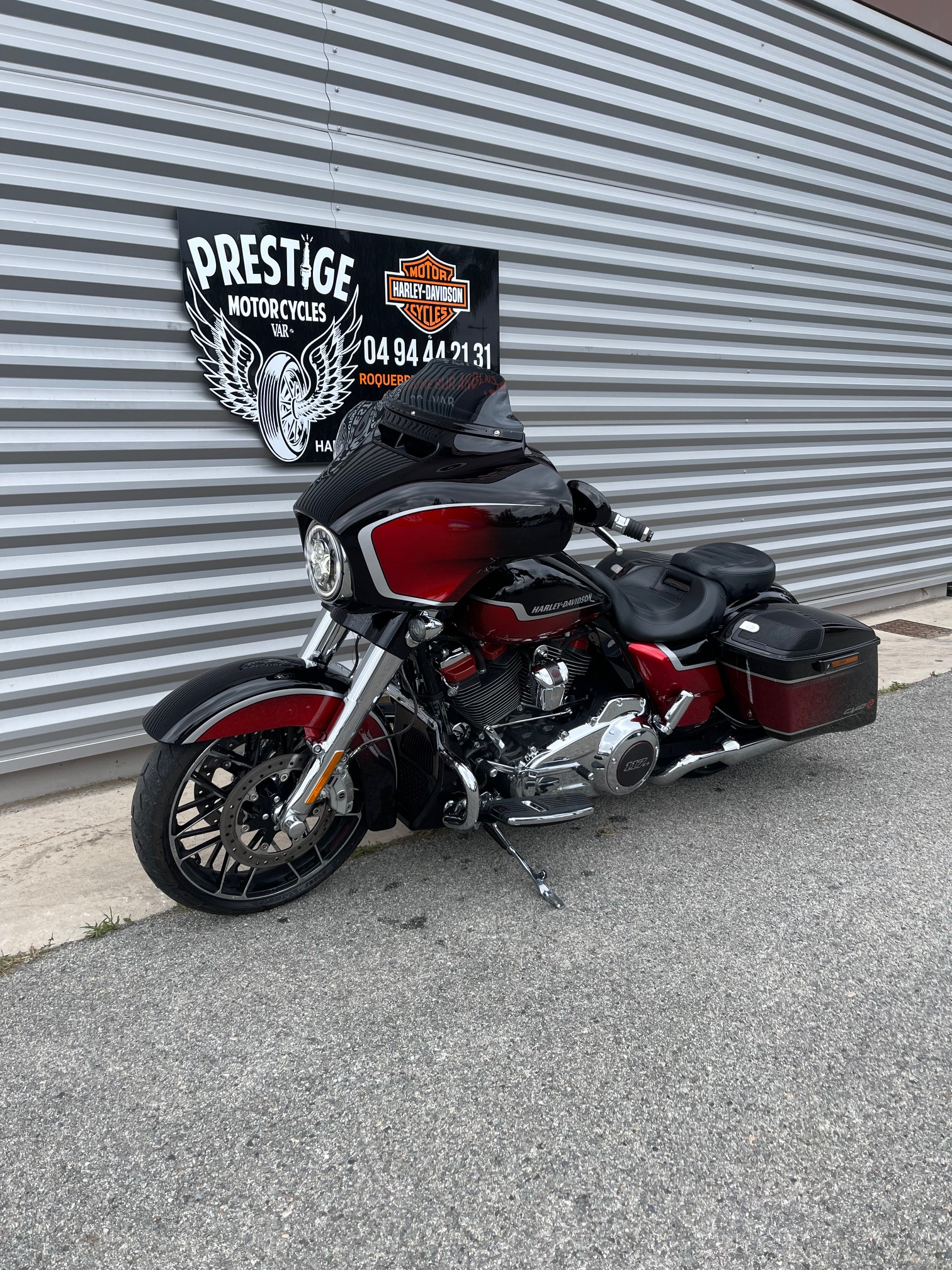 photo de HARLEY DAVIDSON TOURING STREET GLIDE 1923 CVO  1923 occasion de couleur  en vente à Roquebrune Sur Argens n°3