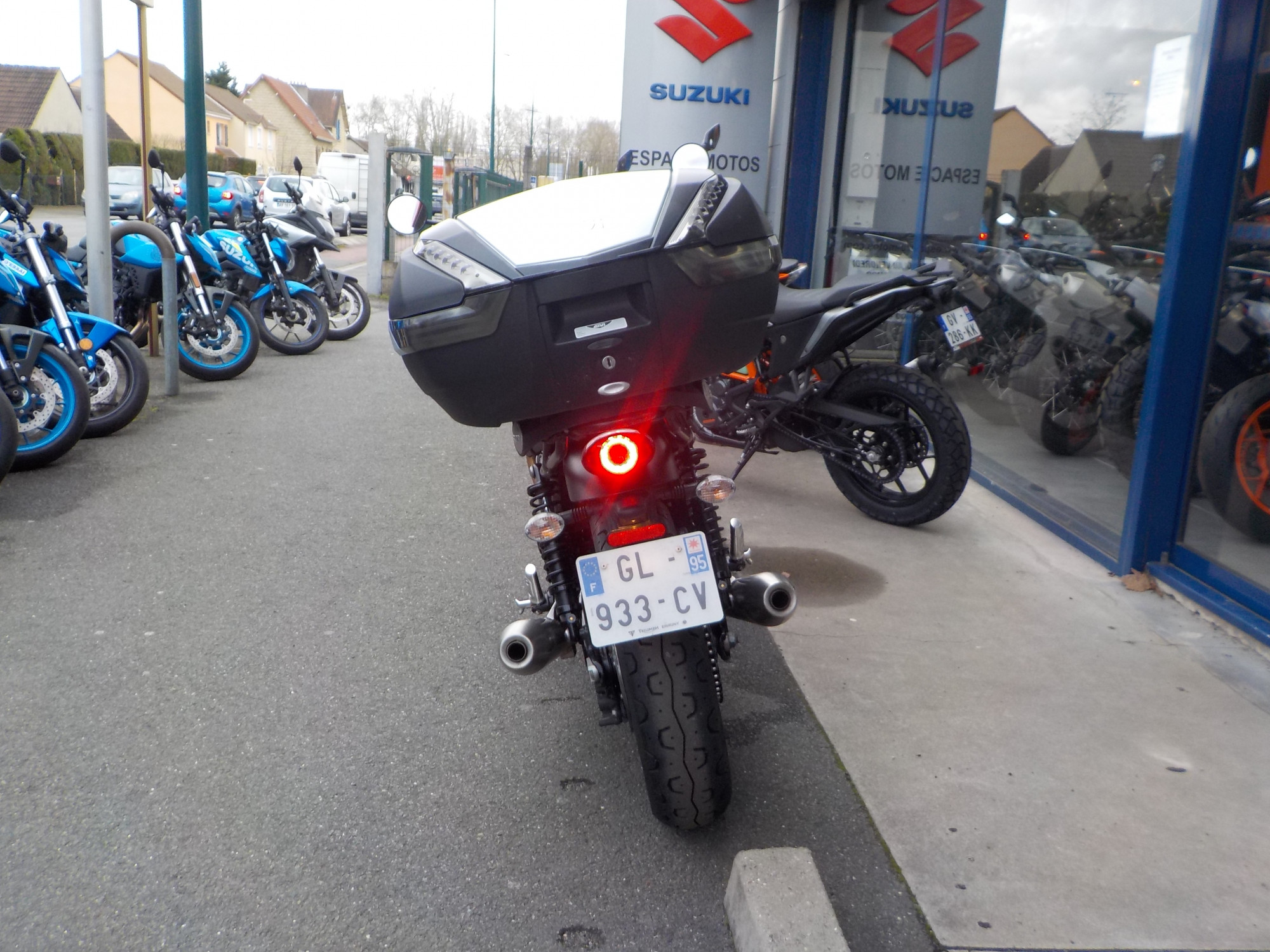 photo de TRIUMPH STREET TWIN 900 A2 900 occasion de couleur  en vente   St Ouen L Aumone