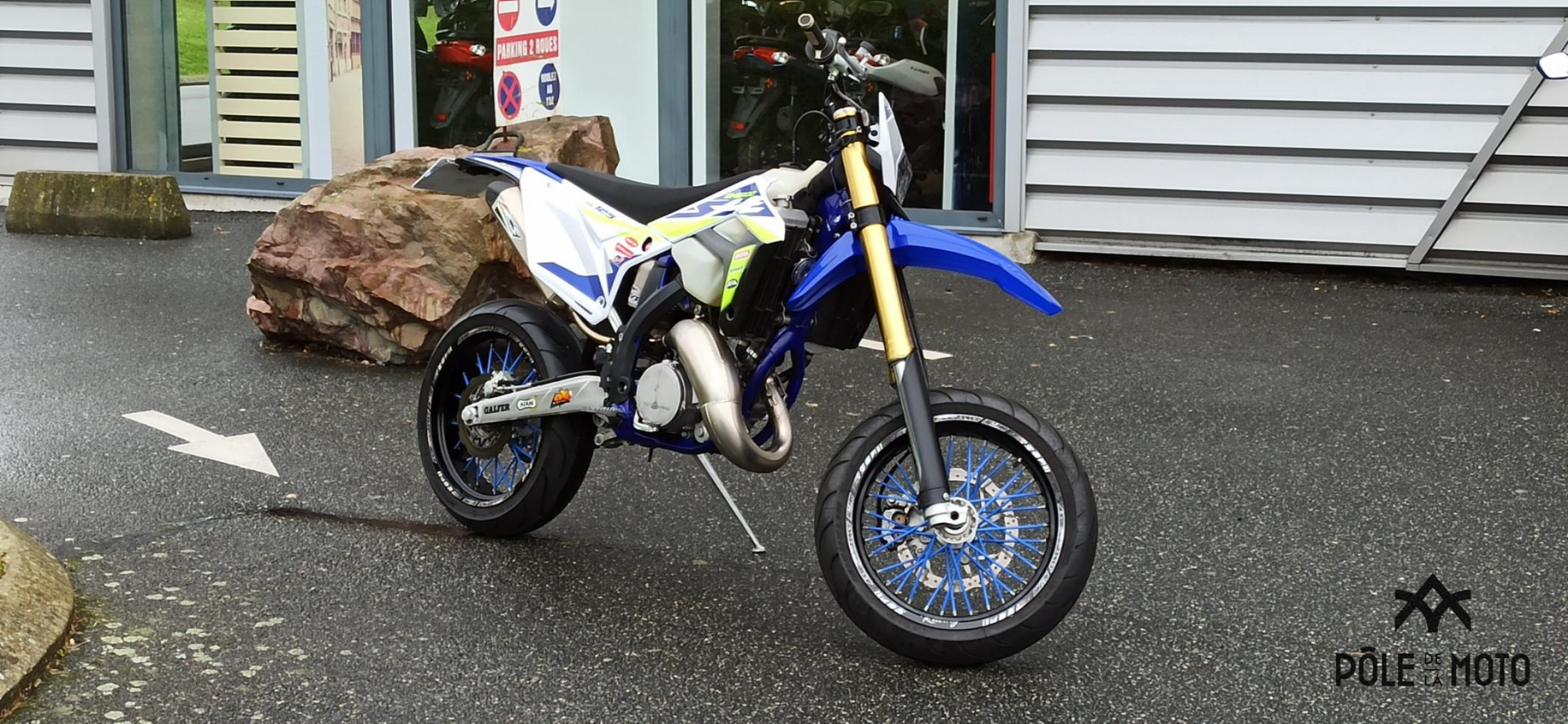 photo de SHERCO 125 2T SM FACTORY 125 occasion de couleur  en vente   Gonfreville L Orcher