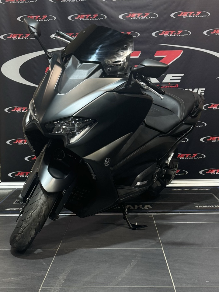 photo de YAMAHA TMAX 560 560 occasion de couleur  en vente à Cannes n°2