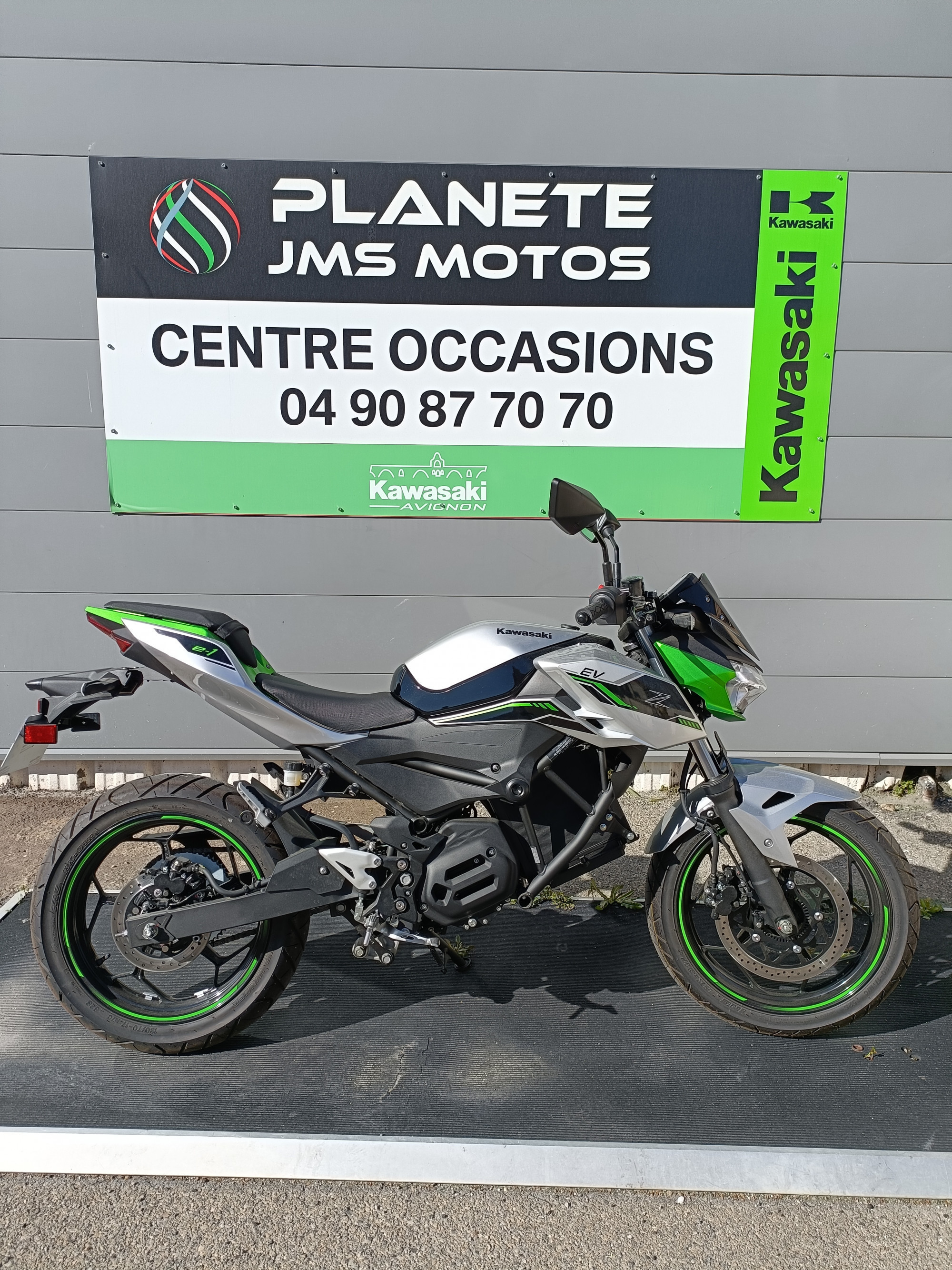 photo de KAWASAKI KAWASAKI ZE-1 ELECTRIQUE 100 KMS 125 occasion de couleur  en vente   Avignon