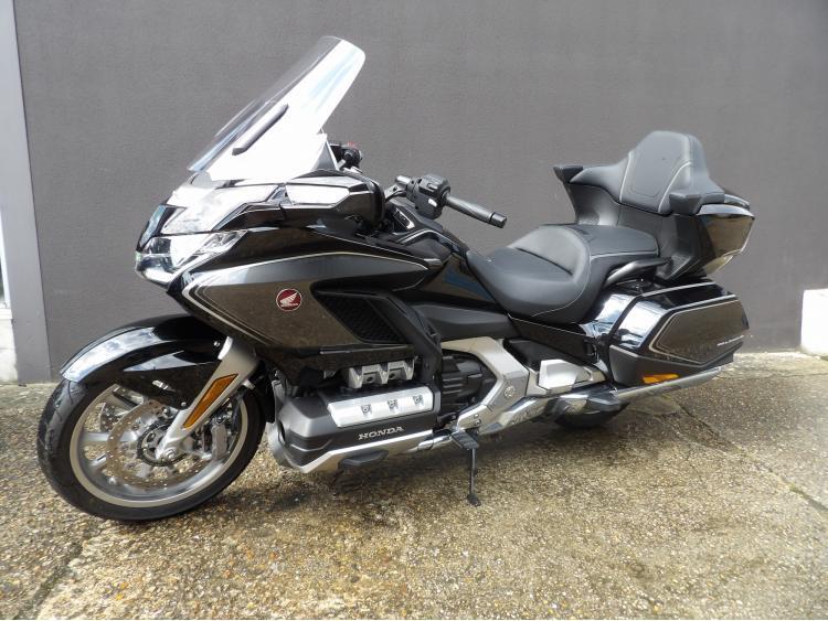 photo de HONDA GL 1800 GOLDWING DCT 1800 occasion de couleur  en vente à Villeneuve St Georges n°3