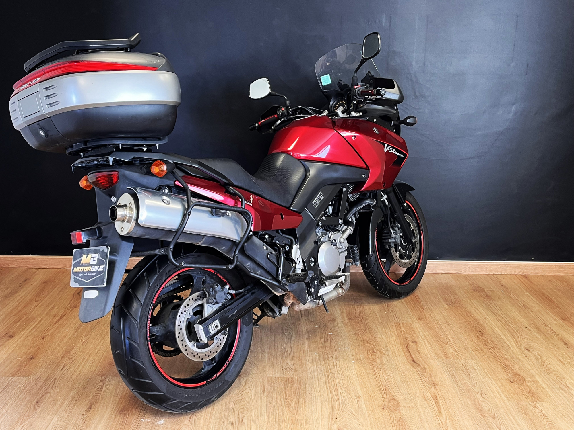 photo de SUZUKI DL 650 V-STROM 650 occasion de couleur  en vente à Sallertaine n°3