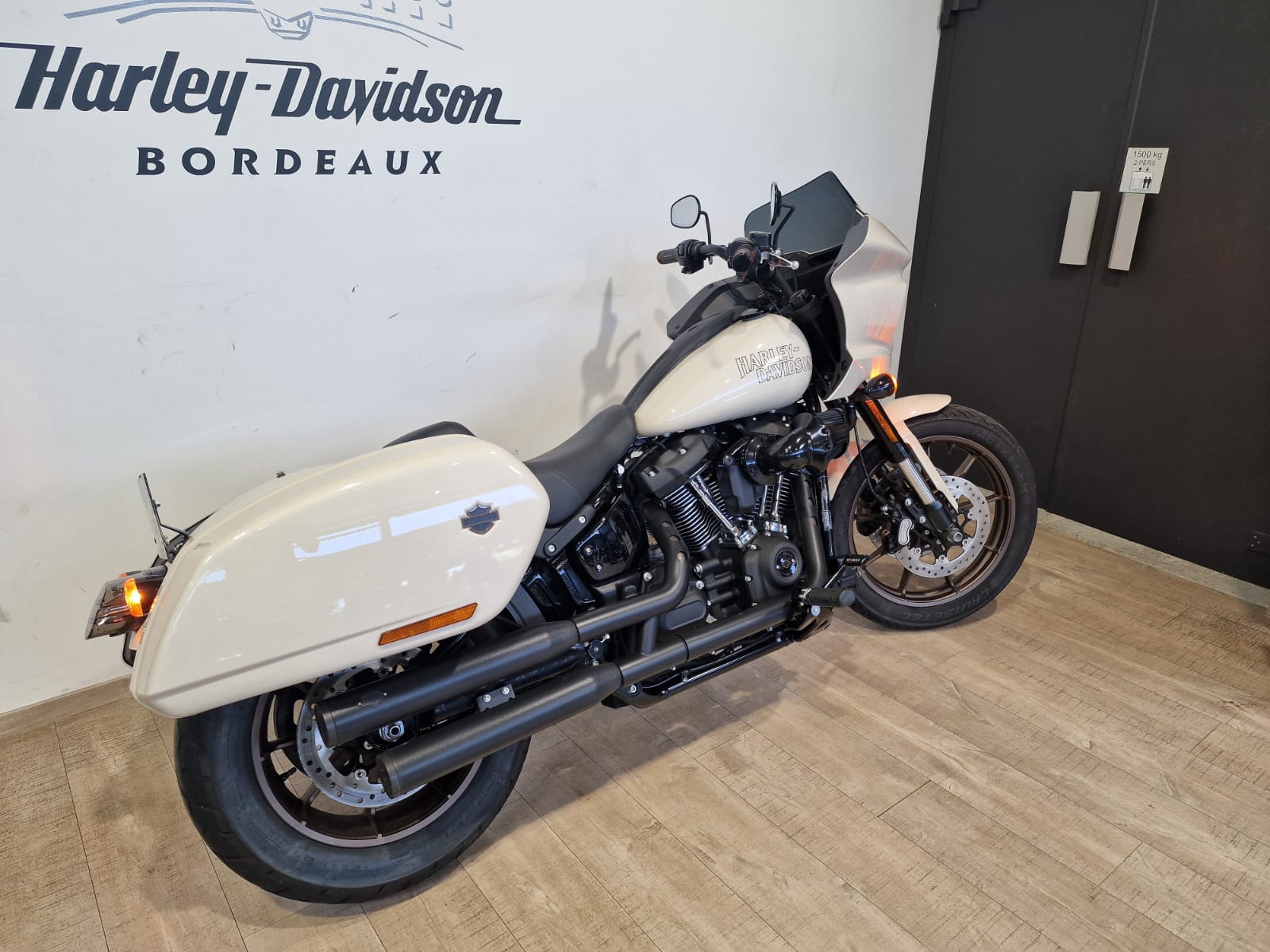 photo de HARLEY DAVIDSON SOFTAIL LOW RIDER 1923 ST 1923 occasion de couleur  en vente à Begles n°2