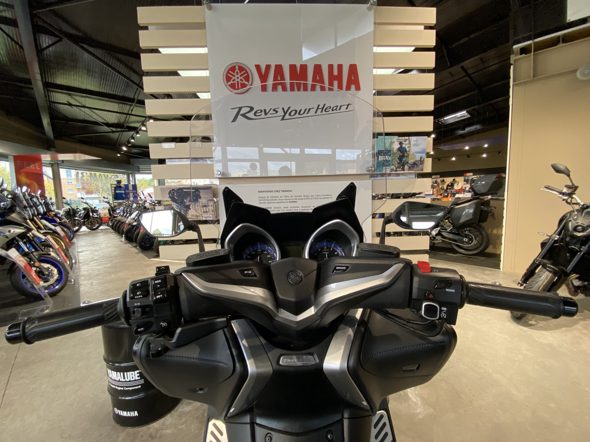 photo de YAMAHA TMAX 530 DX 530 occasion de couleur  en vente à Toulouse n°2