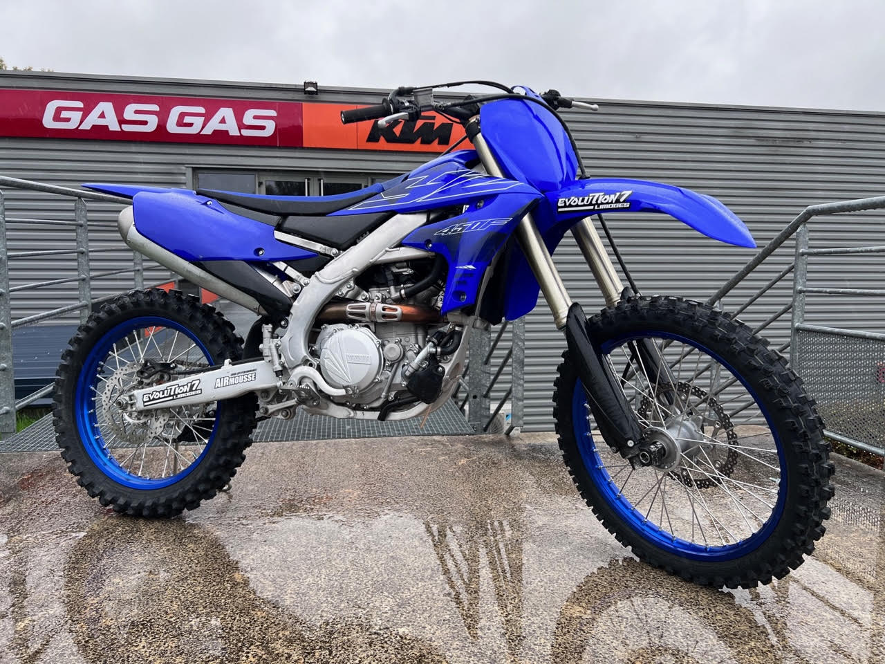 photo de YAMAHA YZ450F 450 occasion de couleur  en vente à Feytiat n°2