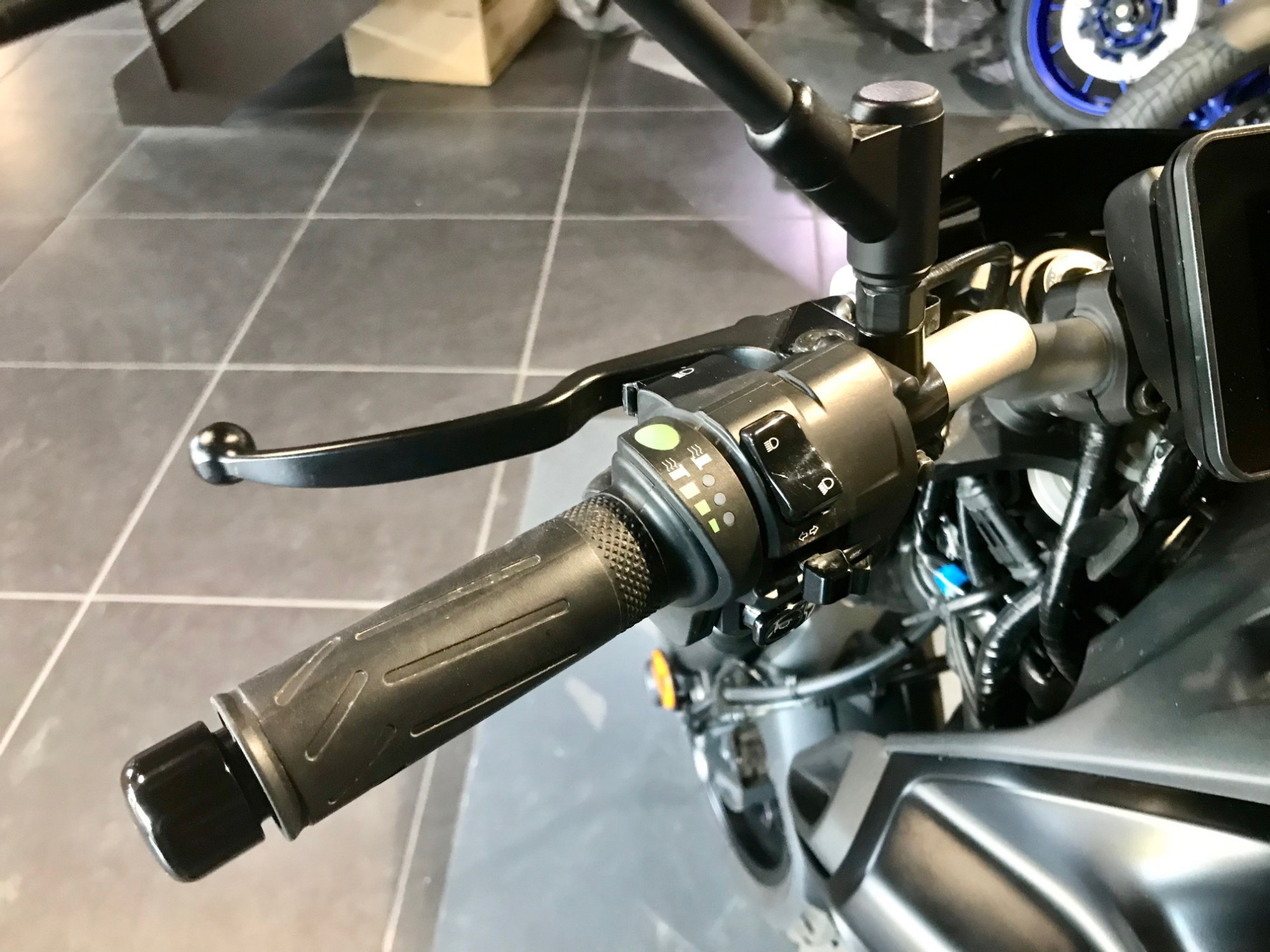 photo de YAMAHA MT-07 (47.5CV) 695 occasion de couleur  en vente à Vitrolles n°1