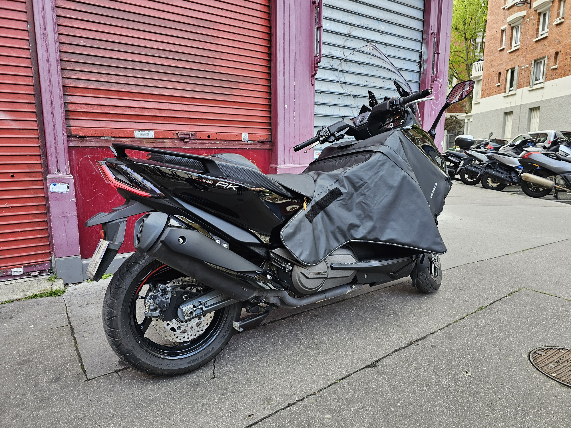 photo de KYMCO AK 550 550 occasion de couleur  en vente à Paris 18 n°3