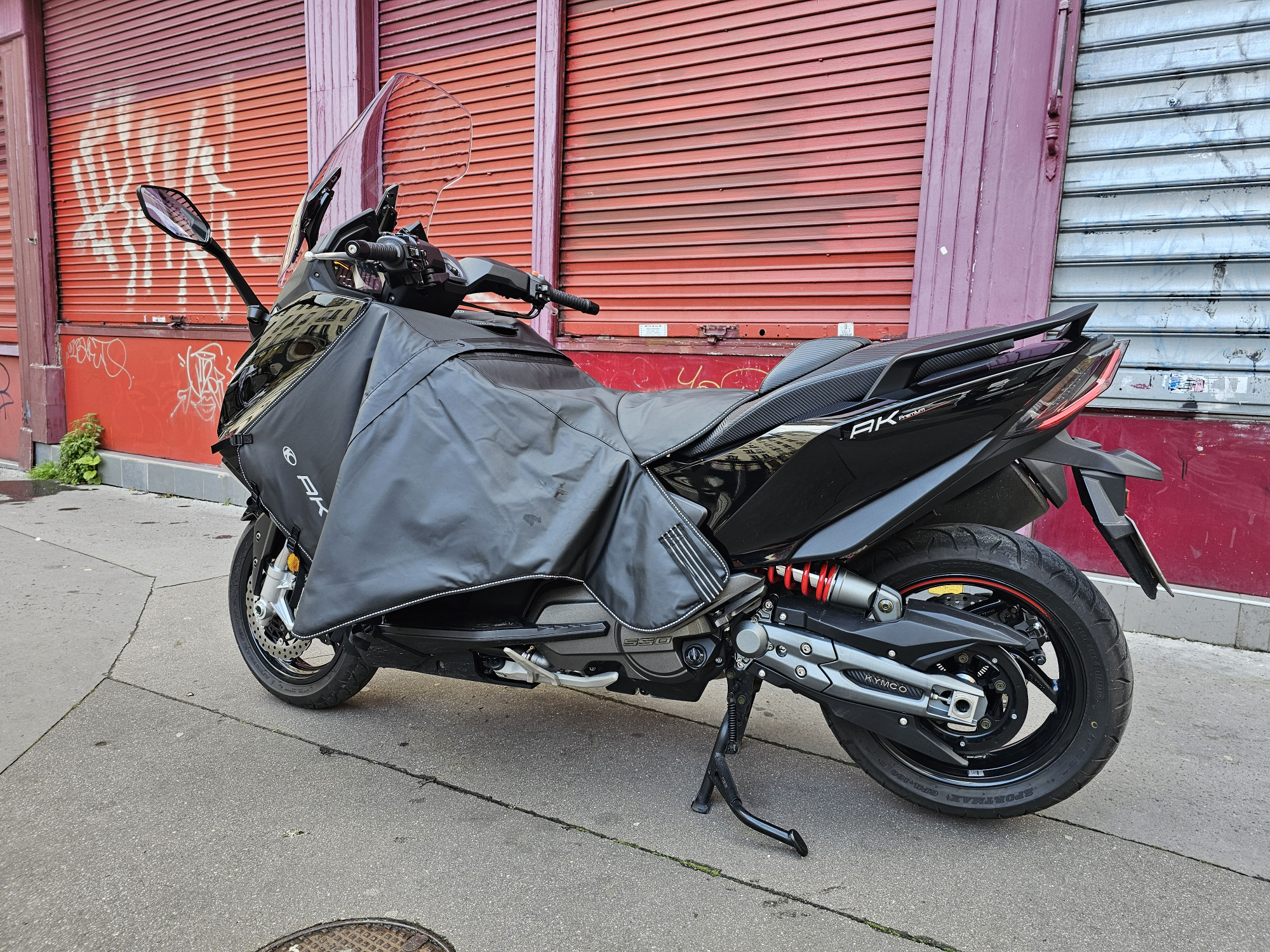 photo de KYMCO AK 550 550 occasion de couleur  en vente   Paris 18