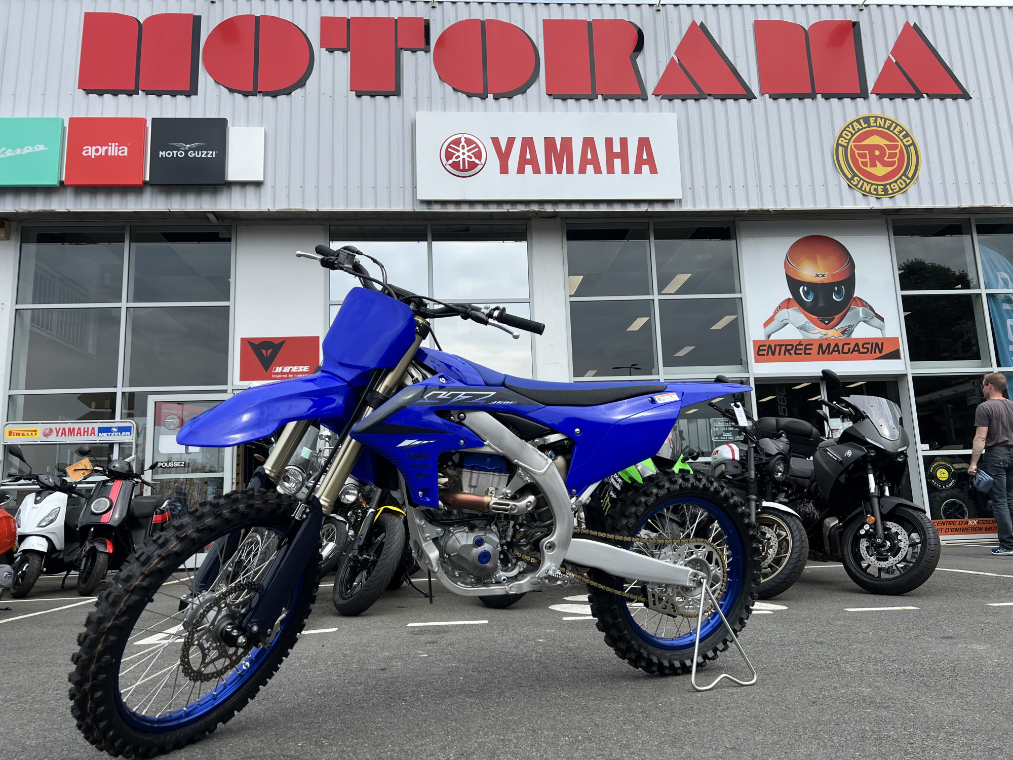 photo de YAMAHA YZ450F 450 occasion de couleur  en vente à Montlucon n°2